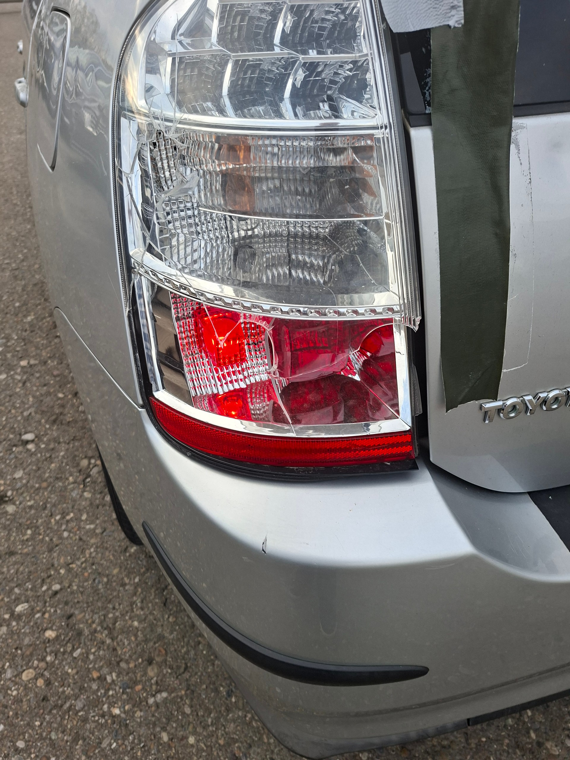 TOYOTA Prius 1.5 16V Hybrid-image-2