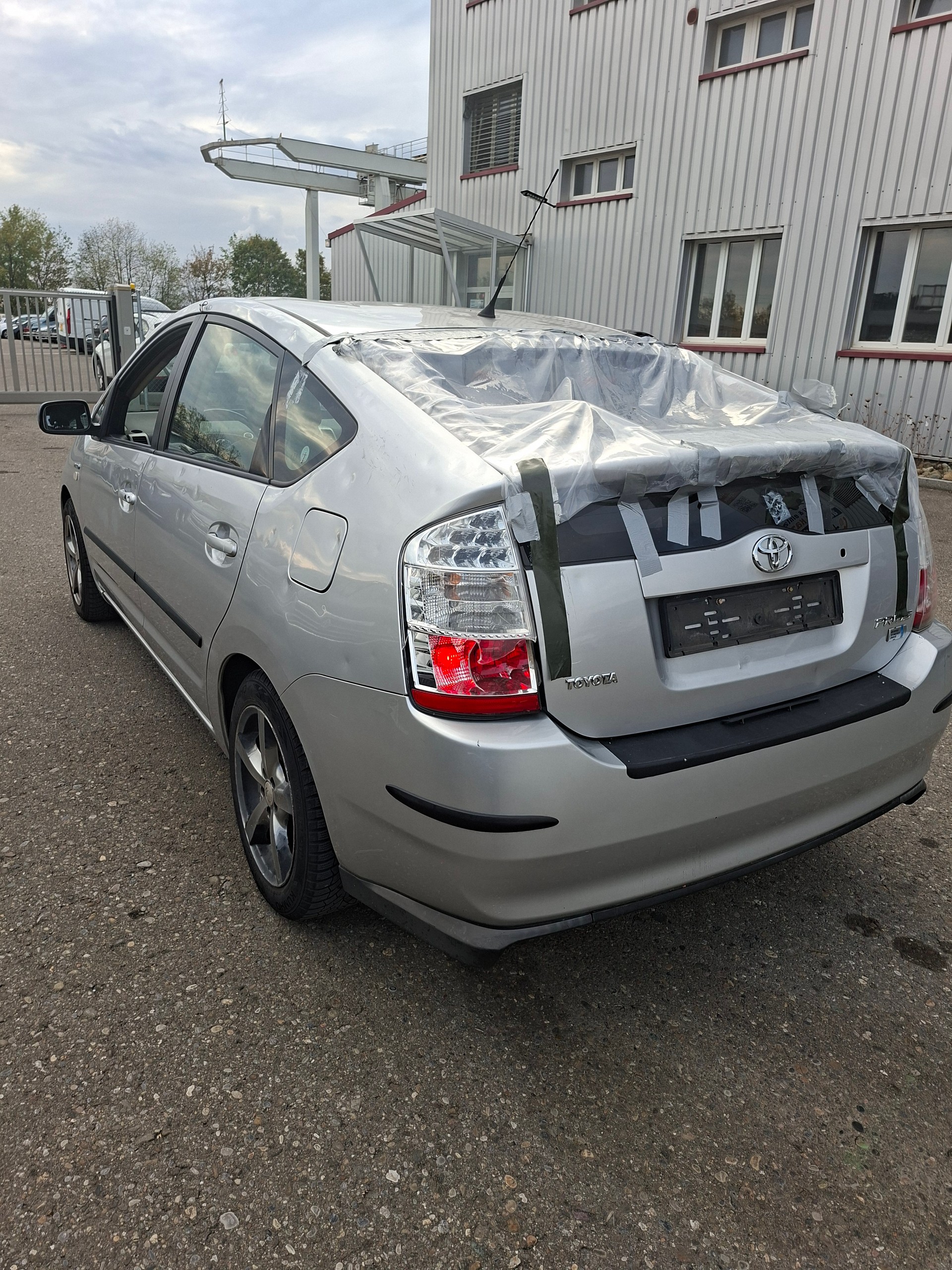 TOYOTA Prius 1.5 16V Hybrid-image-1