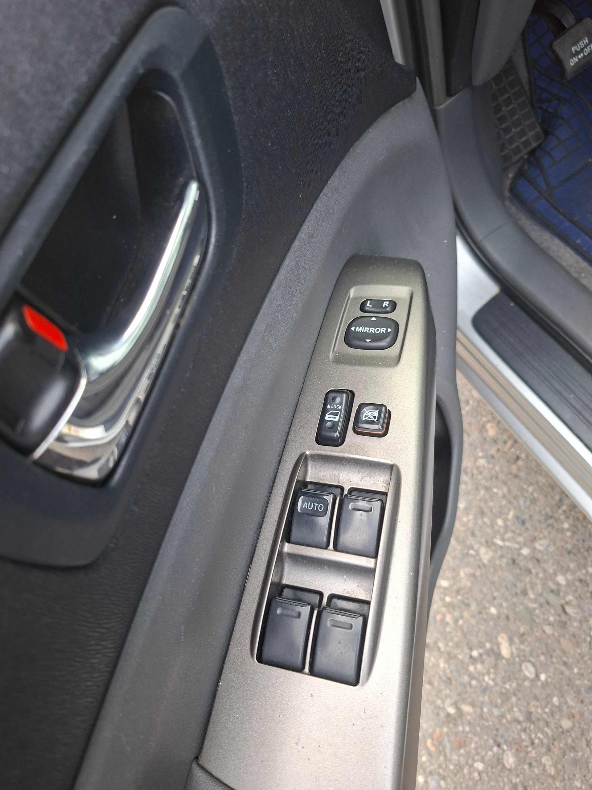 TOYOTA Prius 1.5 16V Hybrid-image-10