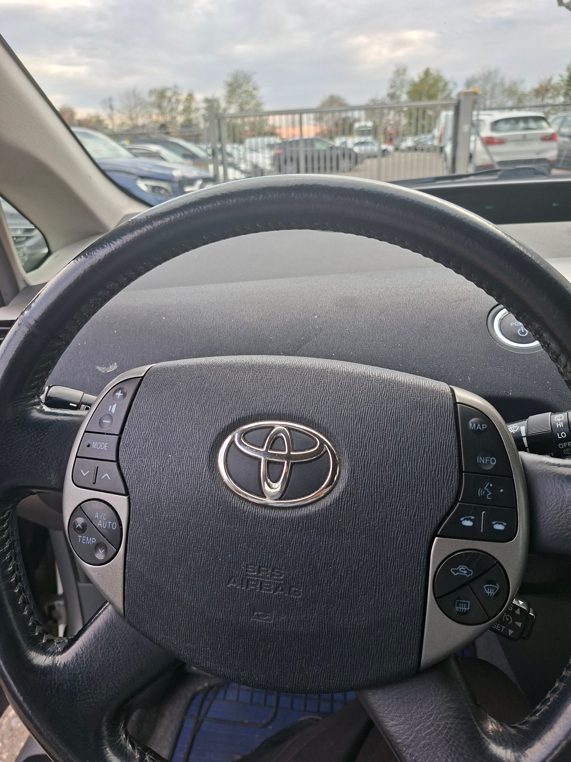 TOYOTA Prius 1.5 16V Hybrid-image-11