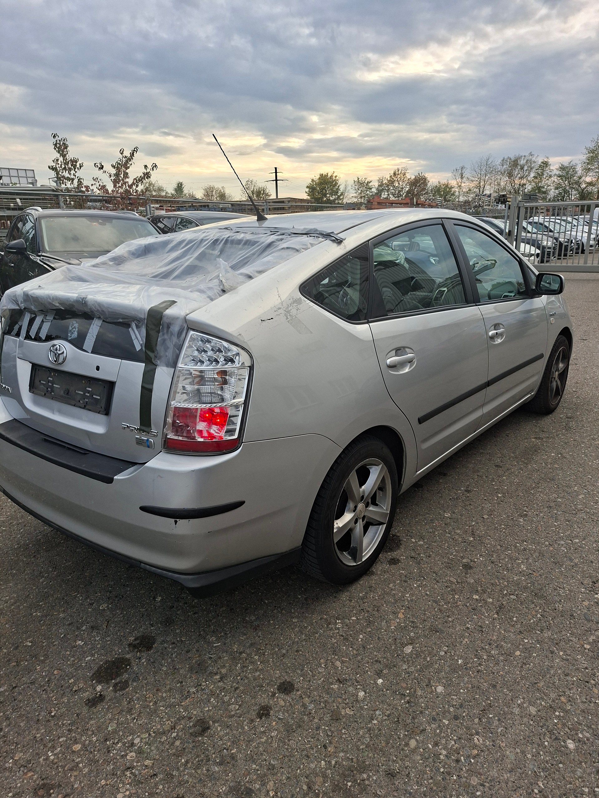 TOYOTA Prius 1.5 16V Hybrid-image-6