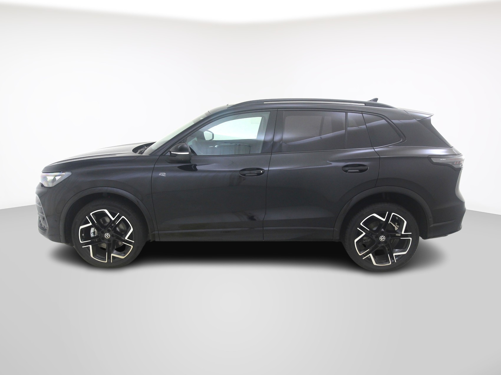 VW Tiguan 2.0 TDI R-Line 4motion-image-1