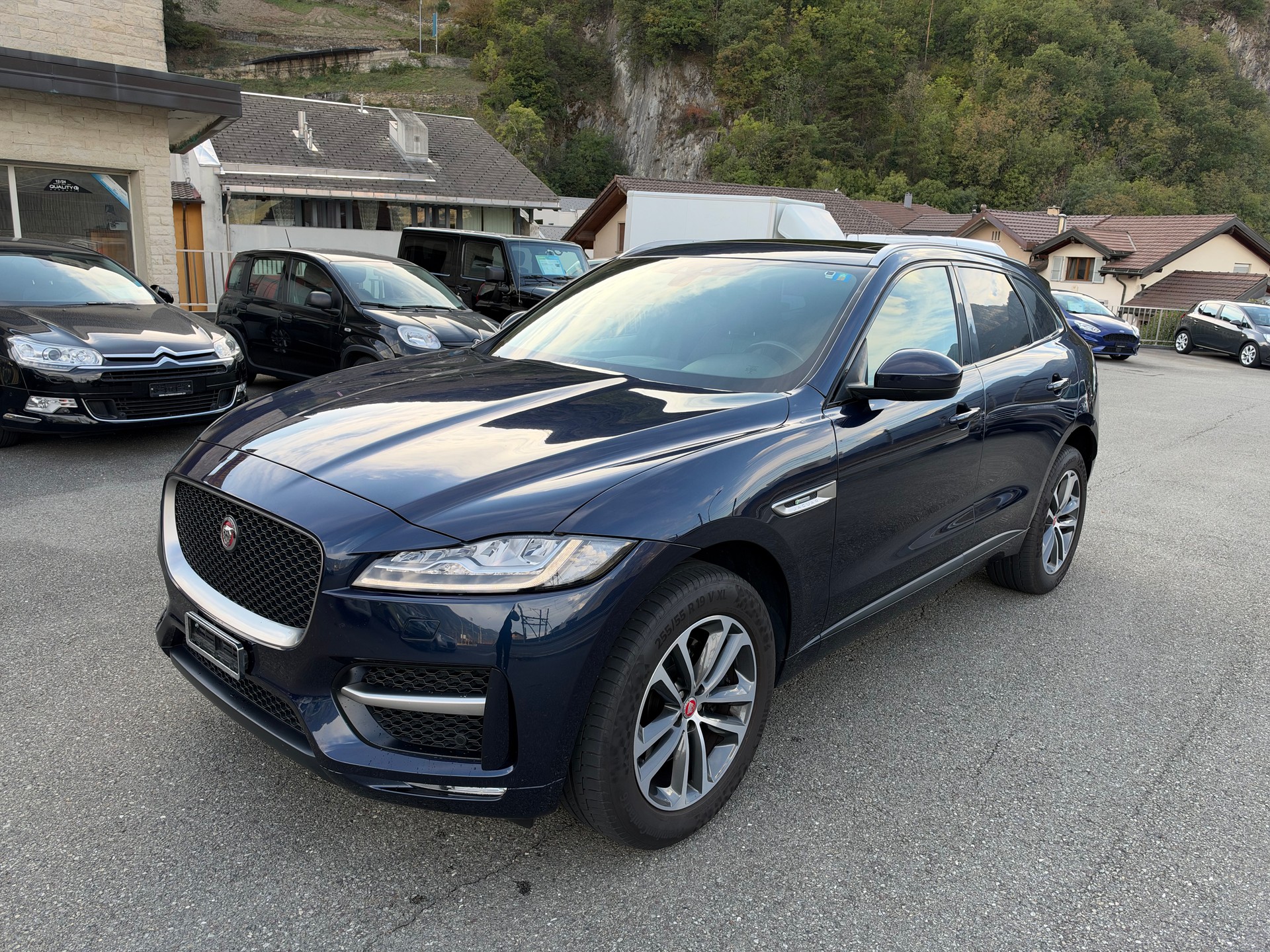 JAGUAR F-Pace 3.0 TD R-Sport AWD Automatik-image-2
