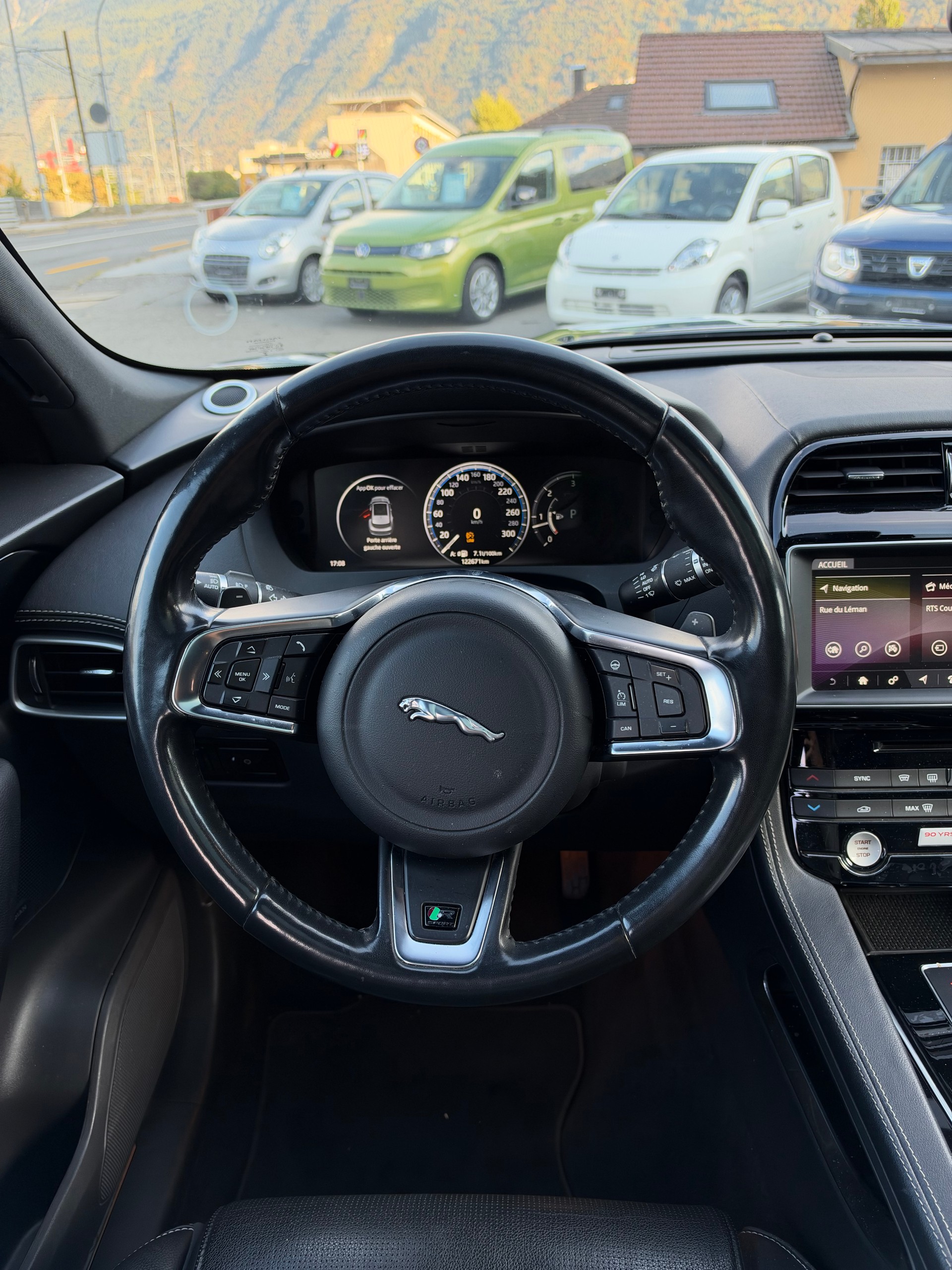 JAGUAR F-Pace 3.0 TD R-Sport AWD Automatik-image-10