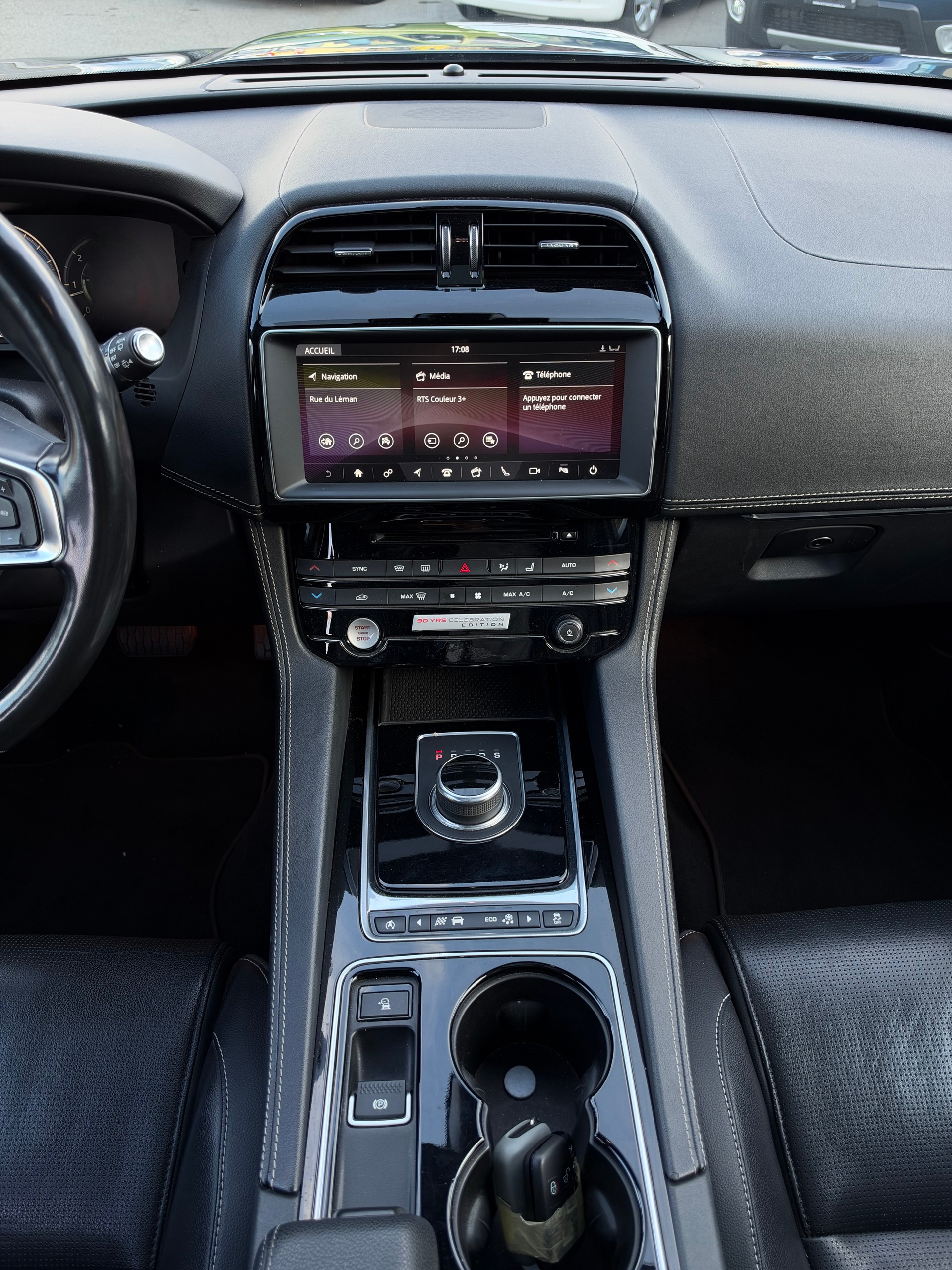JAGUAR F-Pace 3.0 TD R-Sport AWD Automatik-image-11