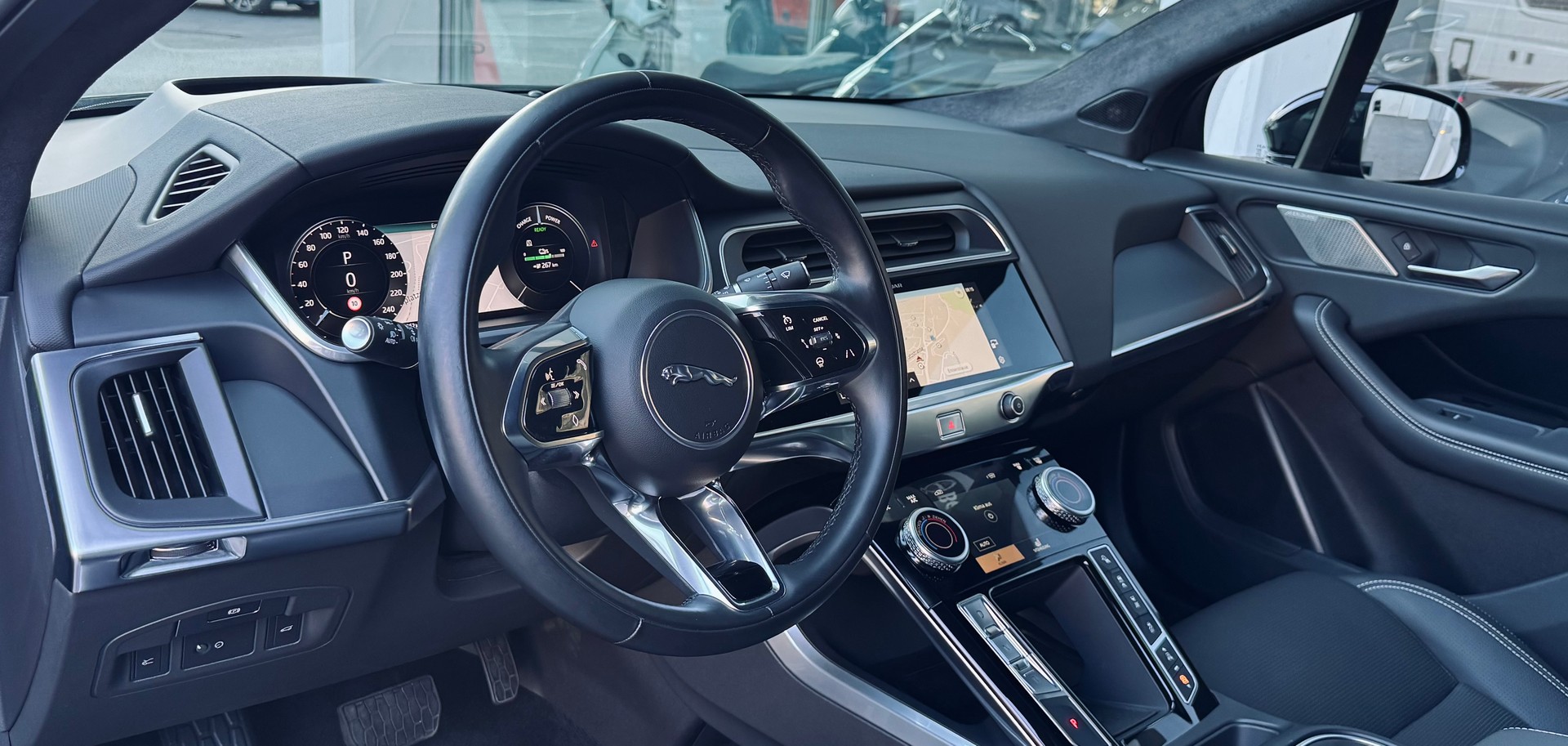 JAGUAR I-Pace EV400 90kW/h R-Dynamic HSE-image-6