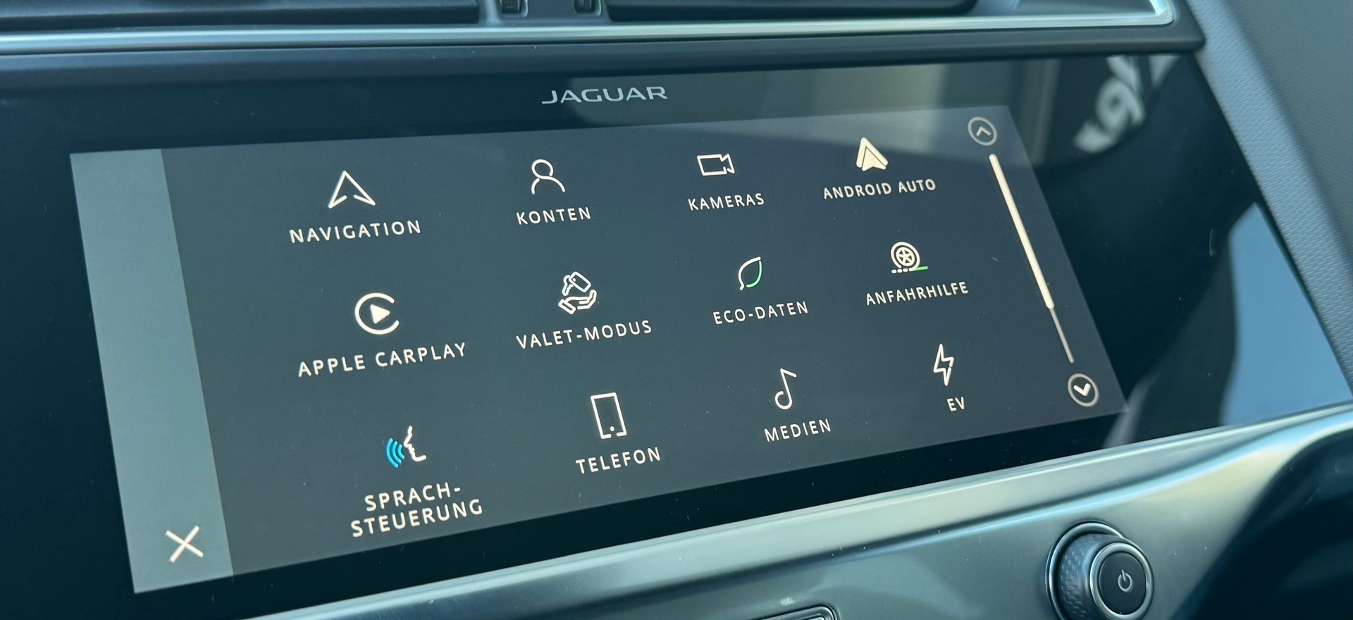 JAGUAR I-Pace EV400 90kW/h R-Dynamic HSE-image-19