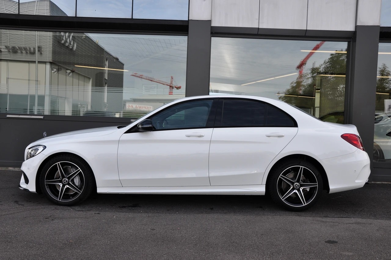 MERCEDES-BENZ C 200 AMG Line 4Matic 9G-Tronic-image-6