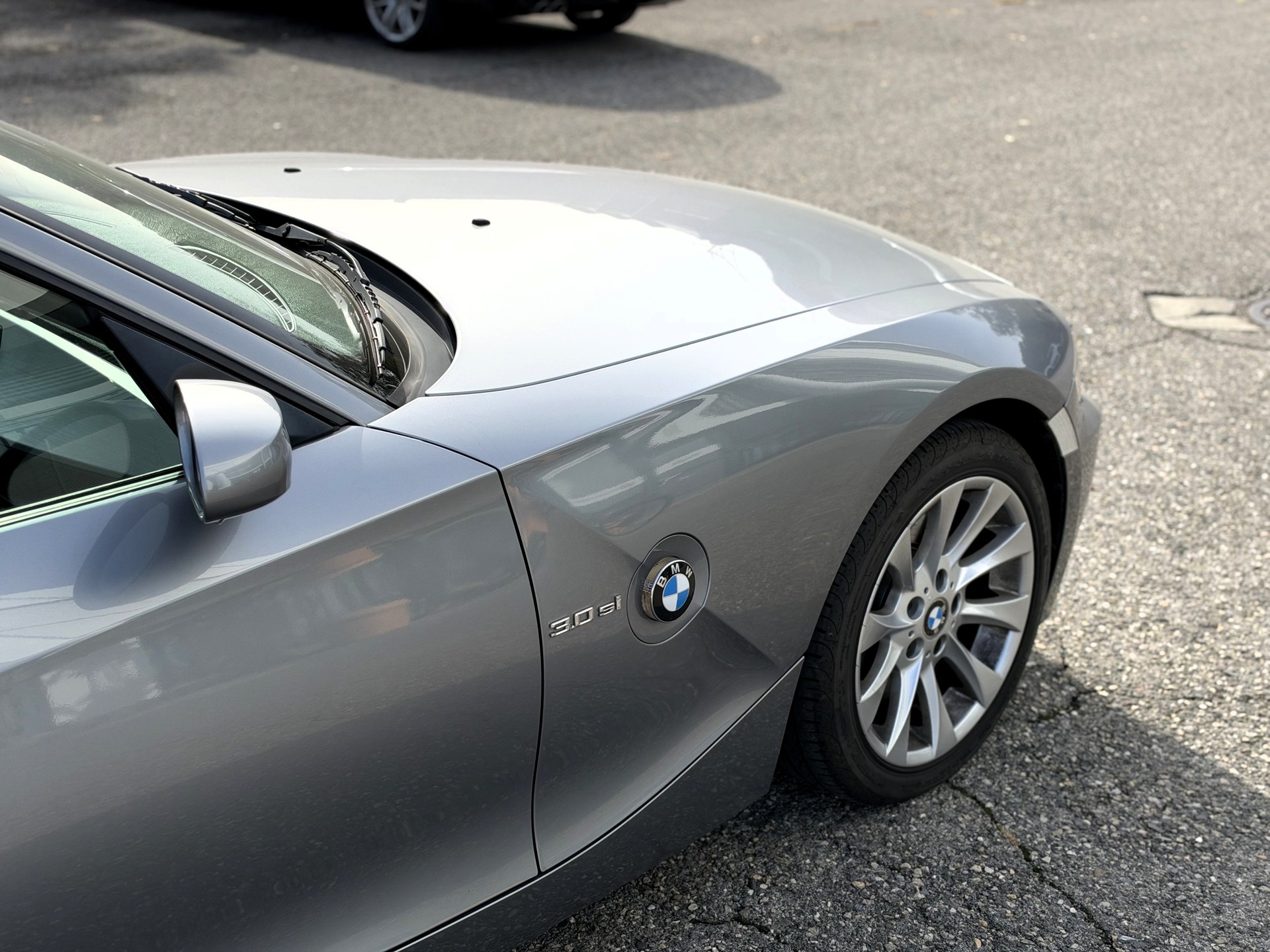 BMW Z4 3.0si Coupé-image-4