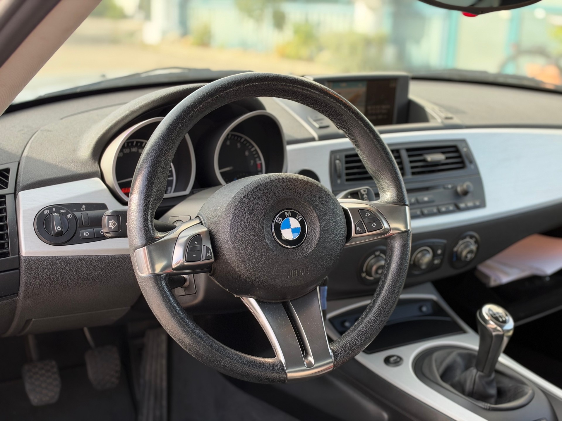BMW Z4 3.0si Coupé-image-12