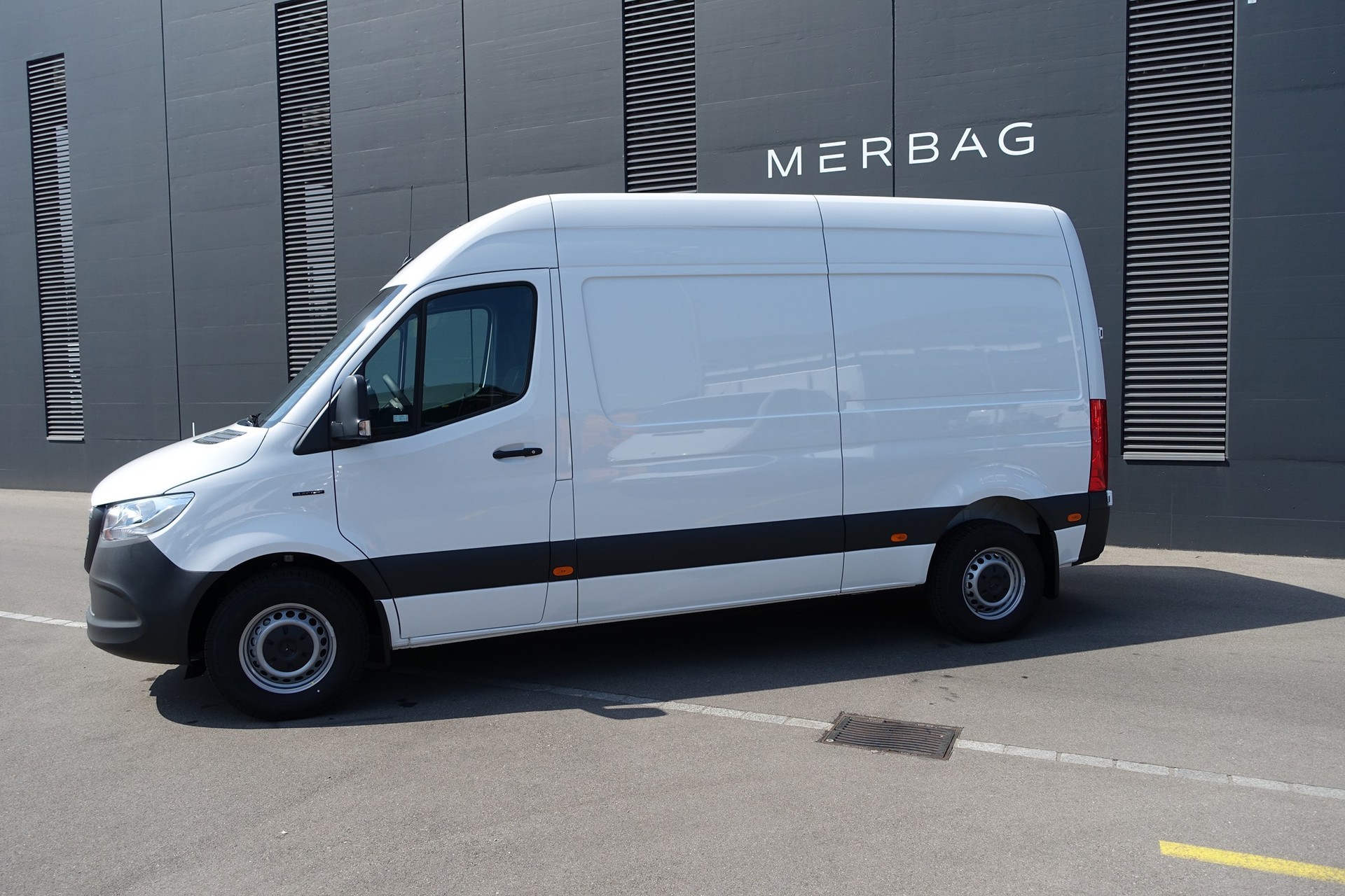 MERCEDES-BENZ eSprinter 312 47kWh Standard-image-2