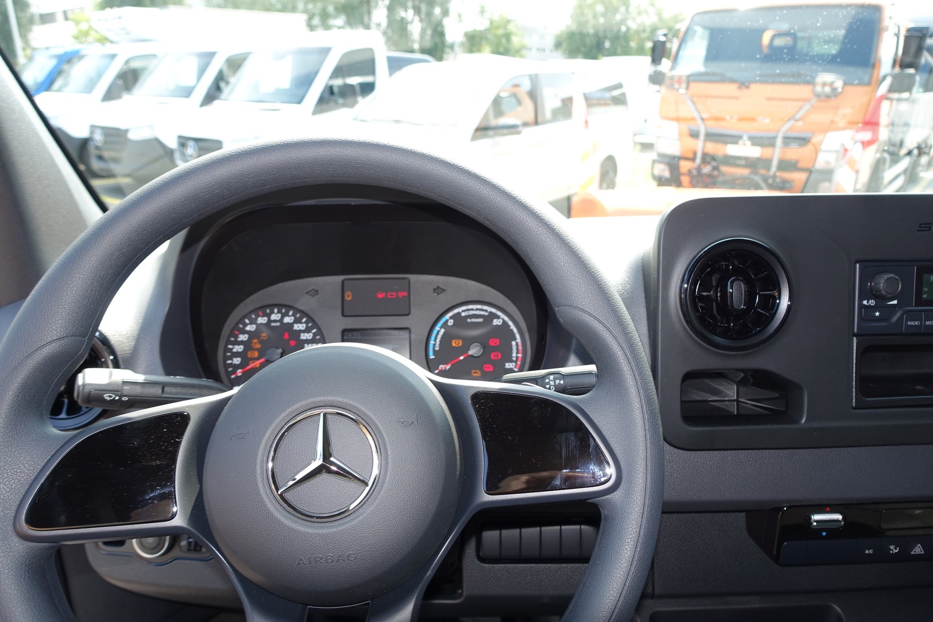MERCEDES-BENZ eSprinter 312 47kWh Standard-image-8