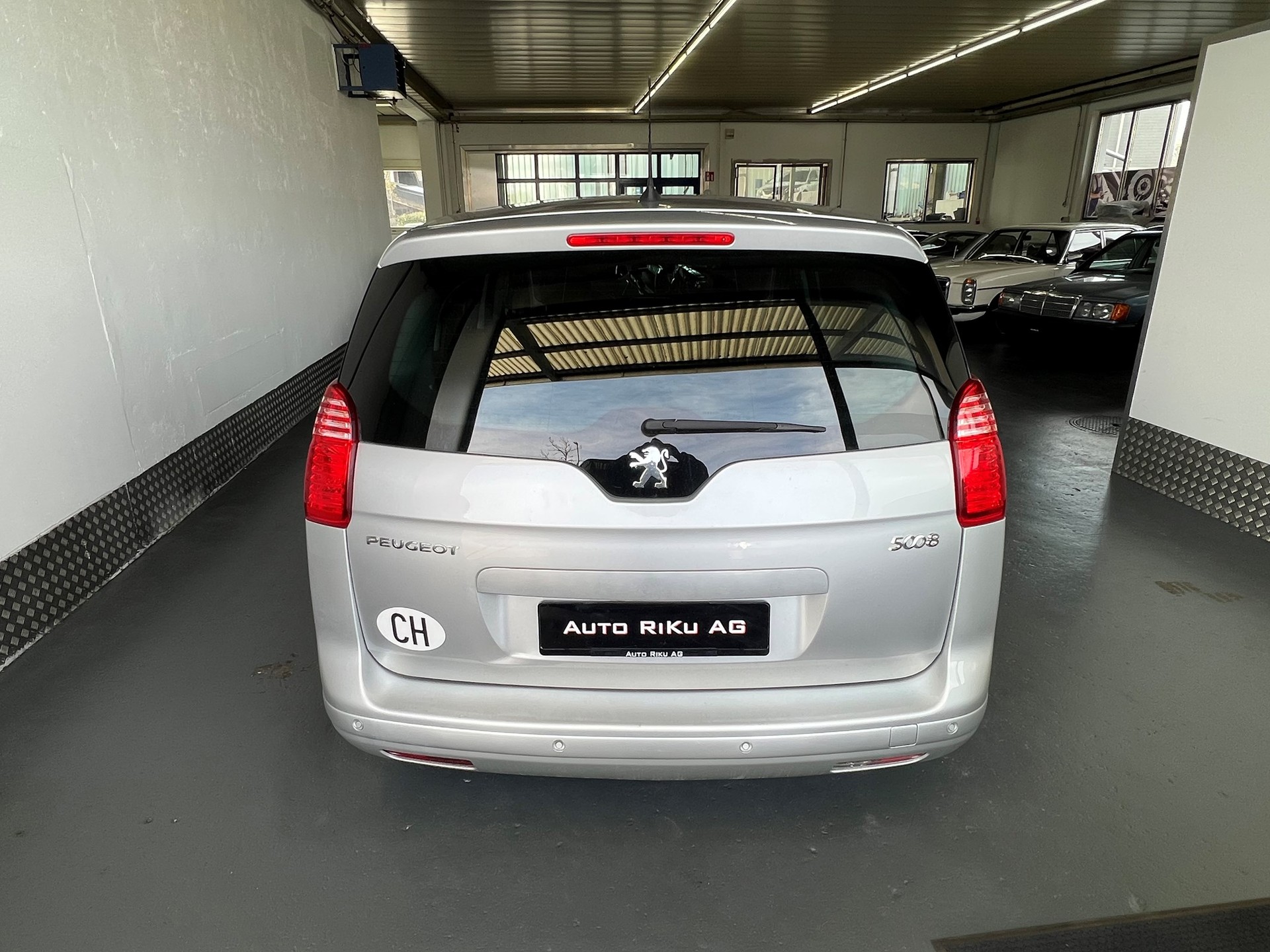 PEUGEOT 5008 2.0 HDI Style-image-8