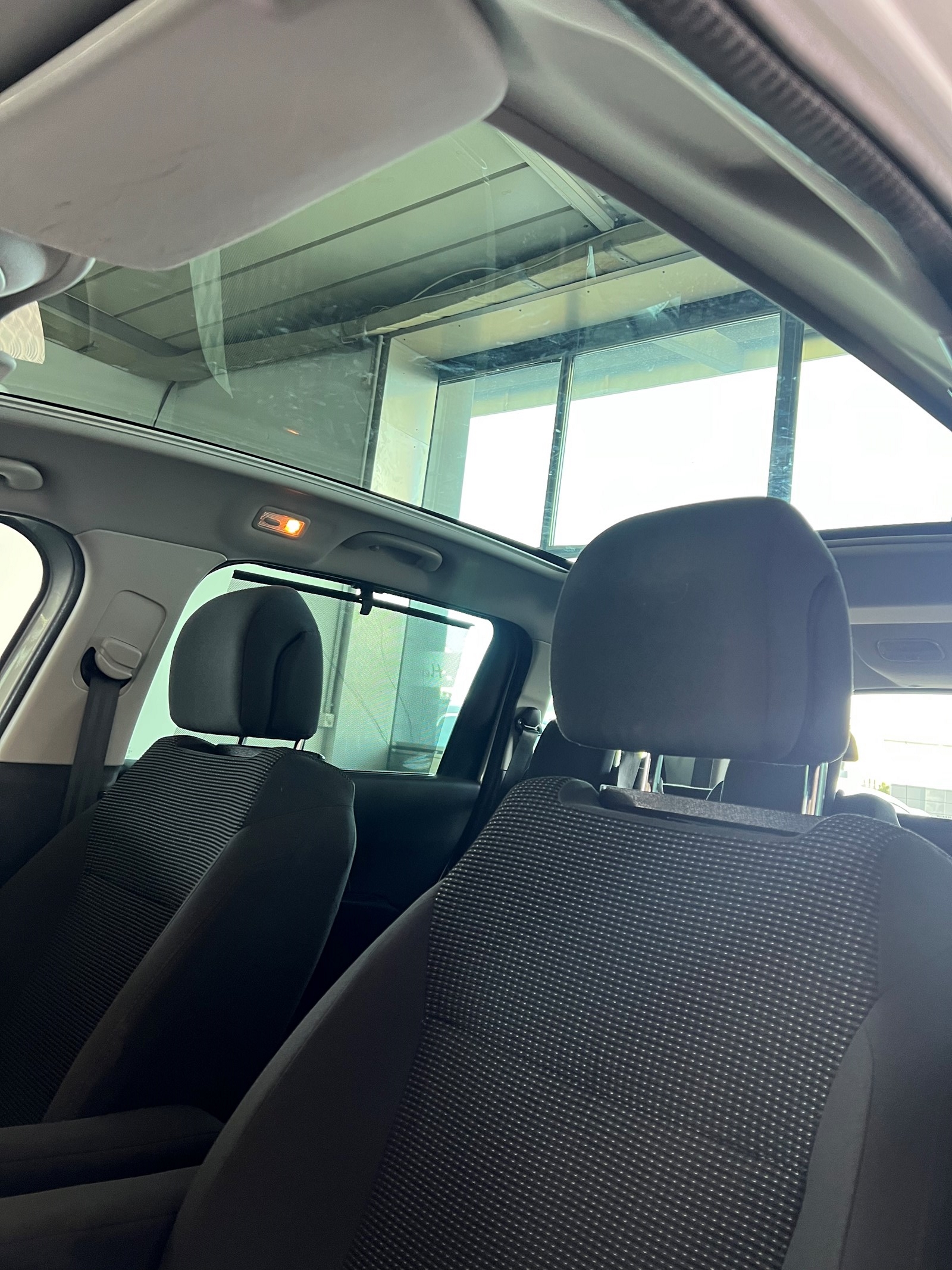 PEUGEOT 5008 2.0 HDI Style-image-12