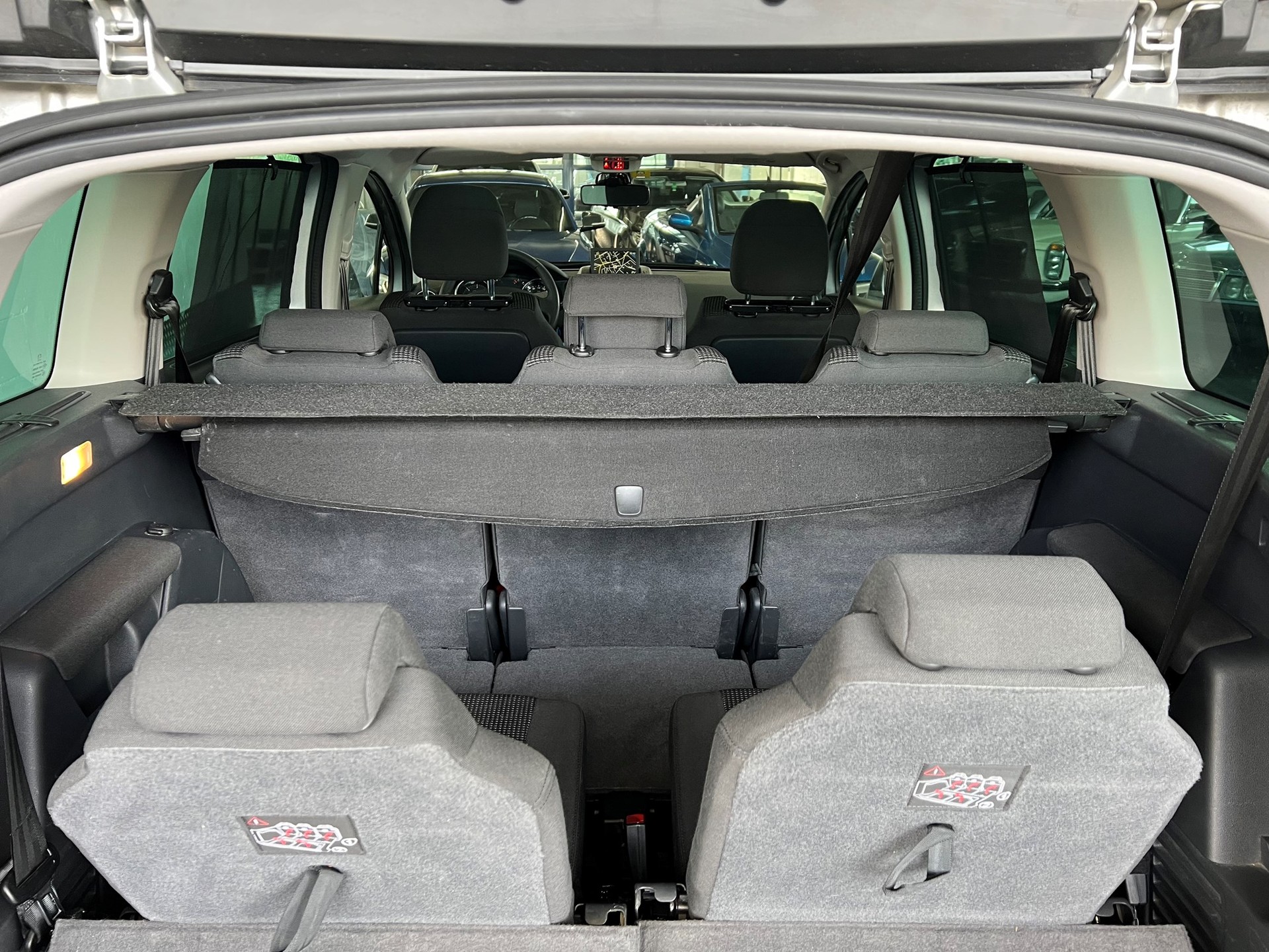 PEUGEOT 5008 2.0 HDI Style-image-21