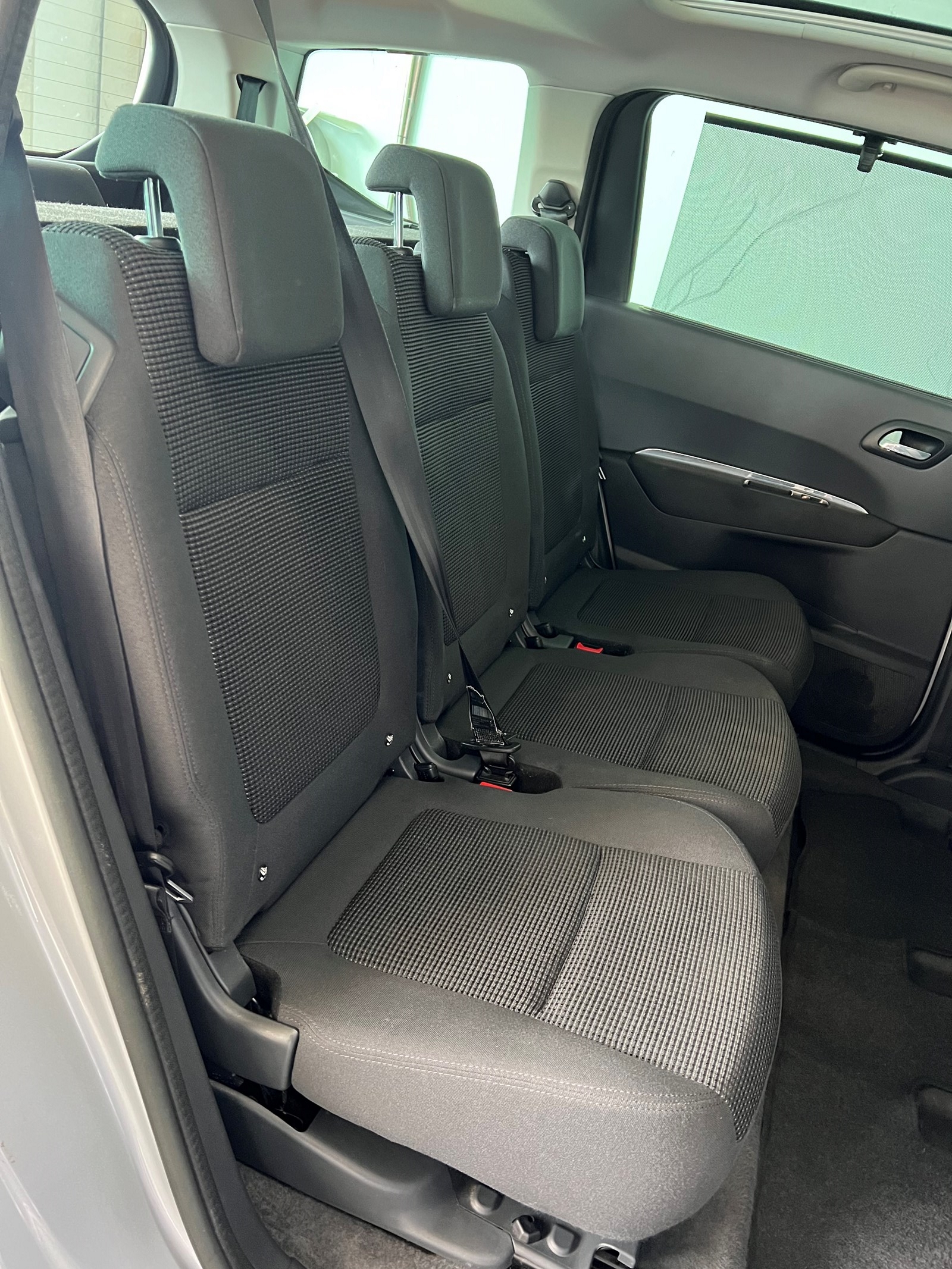 PEUGEOT 5008 2.0 HDI Style-image-20