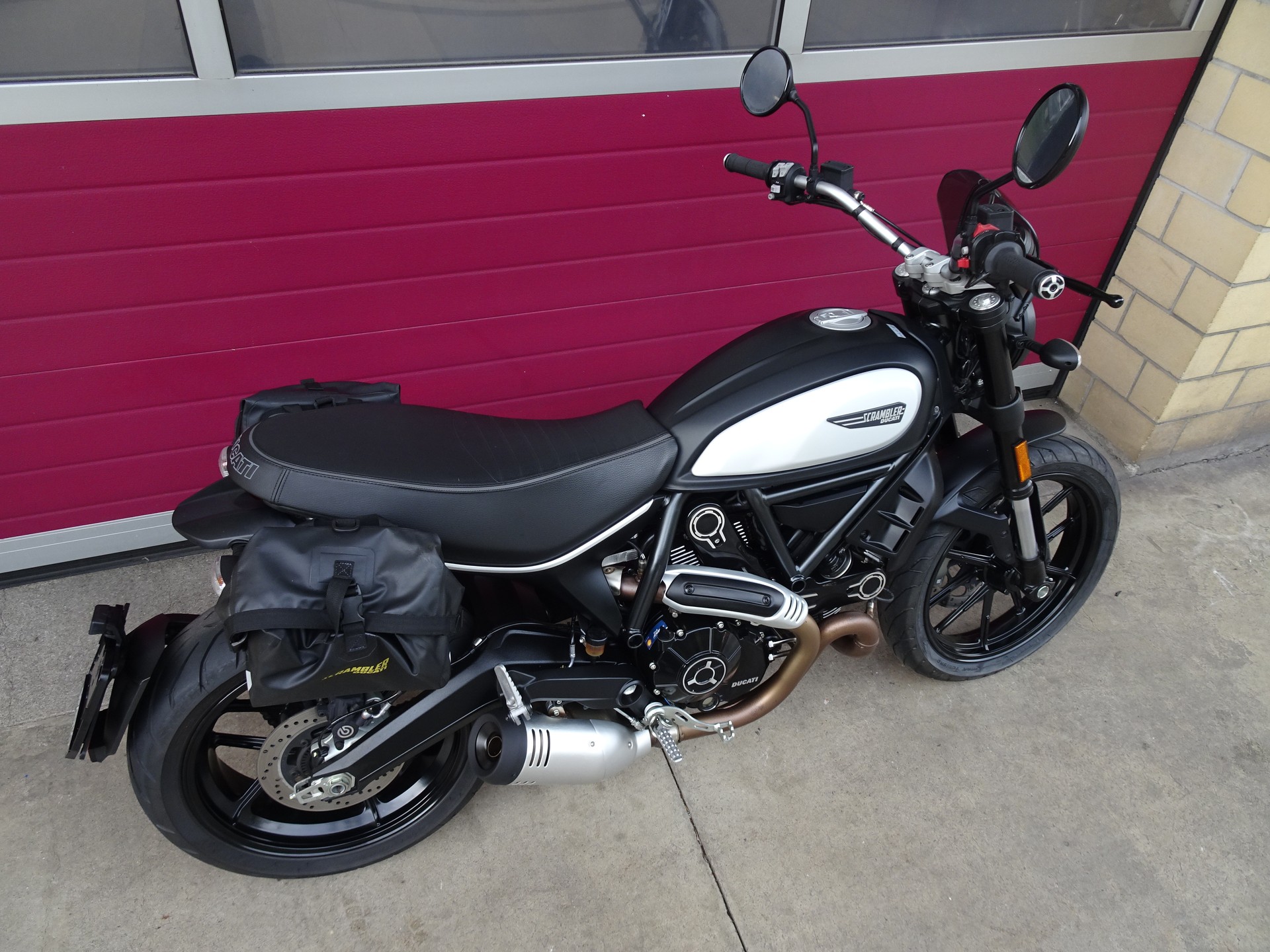 DUCATI Scrambler 803 Icon Dark-image-14