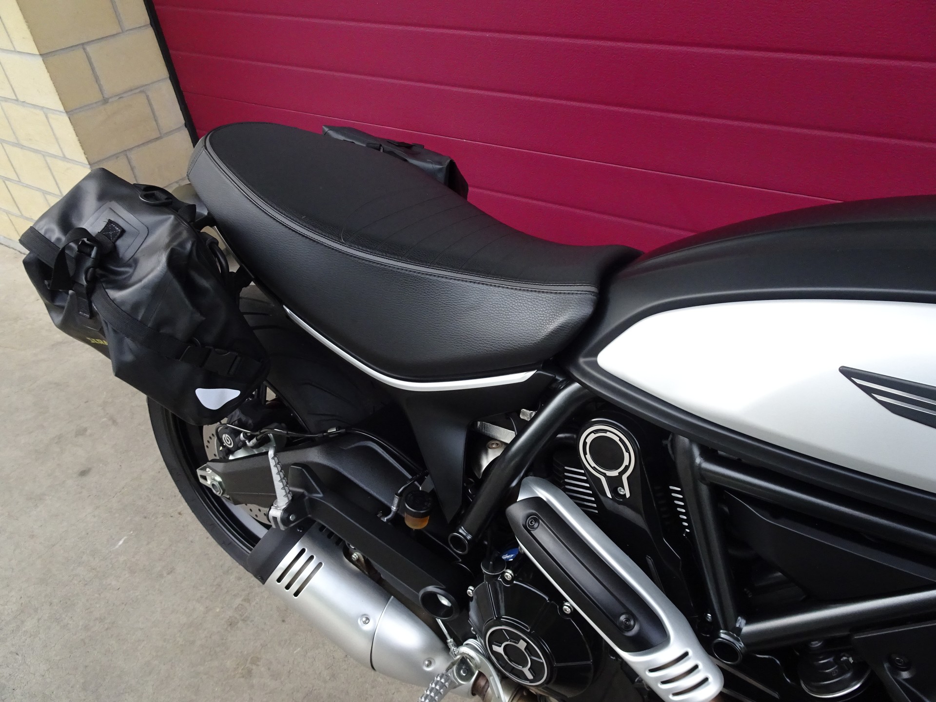 DUCATI Scrambler 803 Icon Dark-image-6