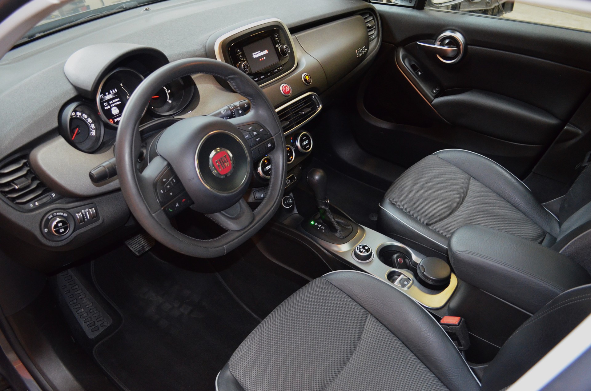 FIAT 500X 2.0 MJ Cross 4x4 Automatic-image-7