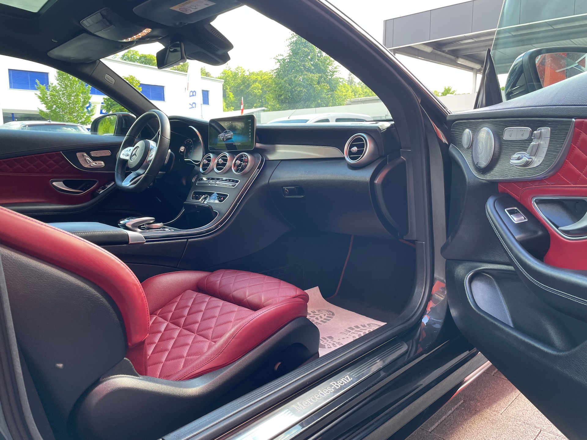MERCEDES-BENZ C 300 Coupé 4Matic AMG Line 9G-tronic-image-17
