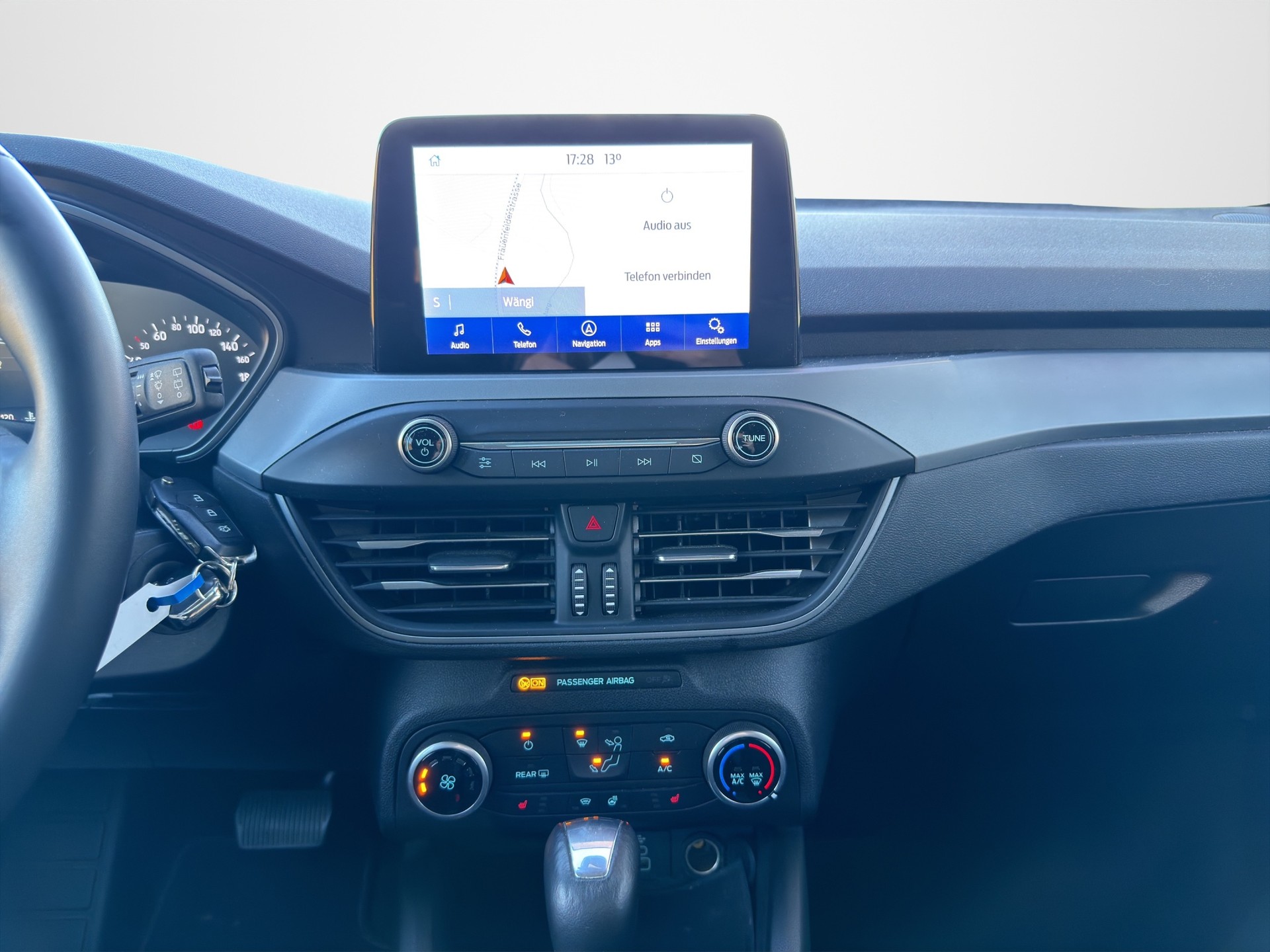 FORD Focus 1.0 MHEV Cool Connect Automatic-image-11