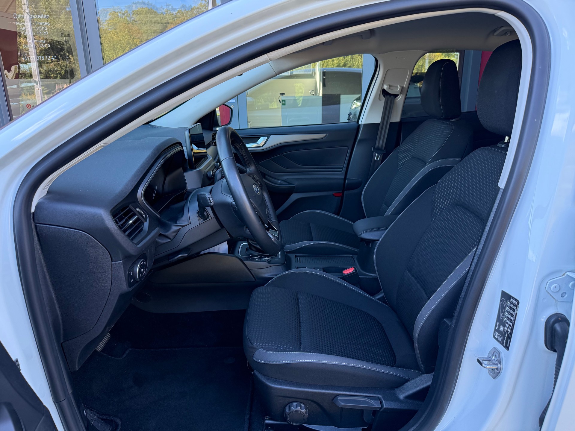 FORD Focus 1.0 MHEV Cool Connect Automat LEASING AB 226.52 CHF / MONAT-image-7