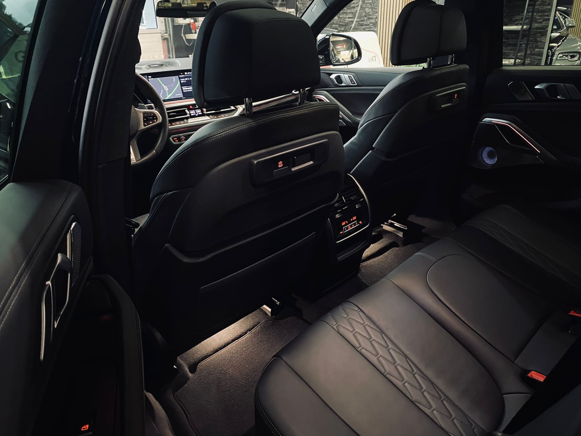 BMW X6 xDrive 48V 40d Steptronic M Sport-image-9