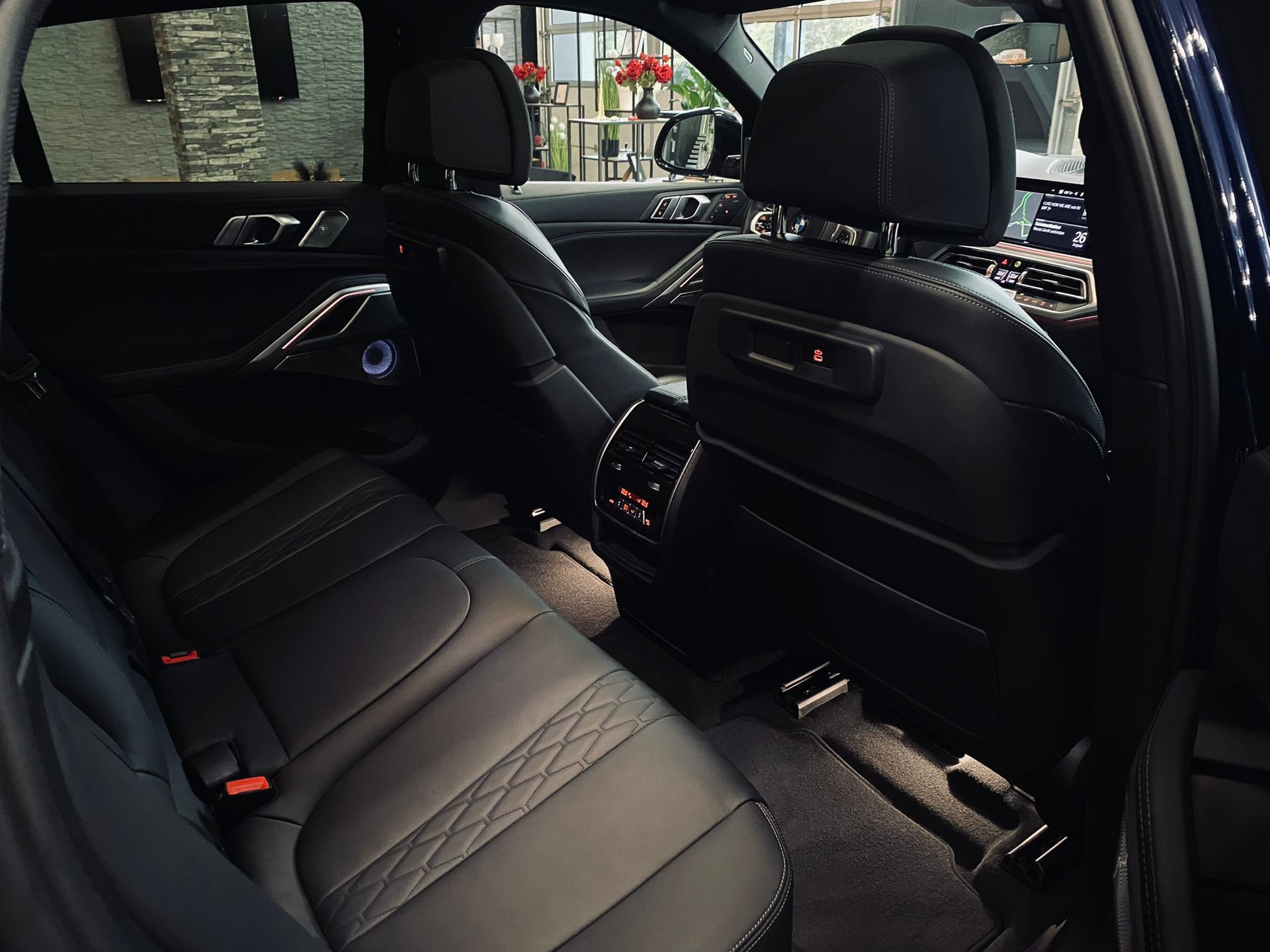 BMW X6 xDrive 48V 40d Steptronic M Sport-image-11