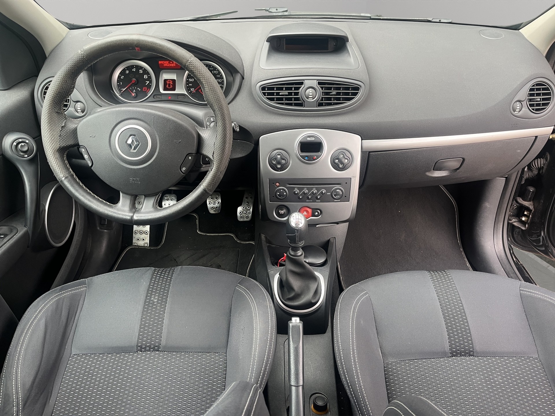RENAULT Clio 2.0 16V Sport-image-11