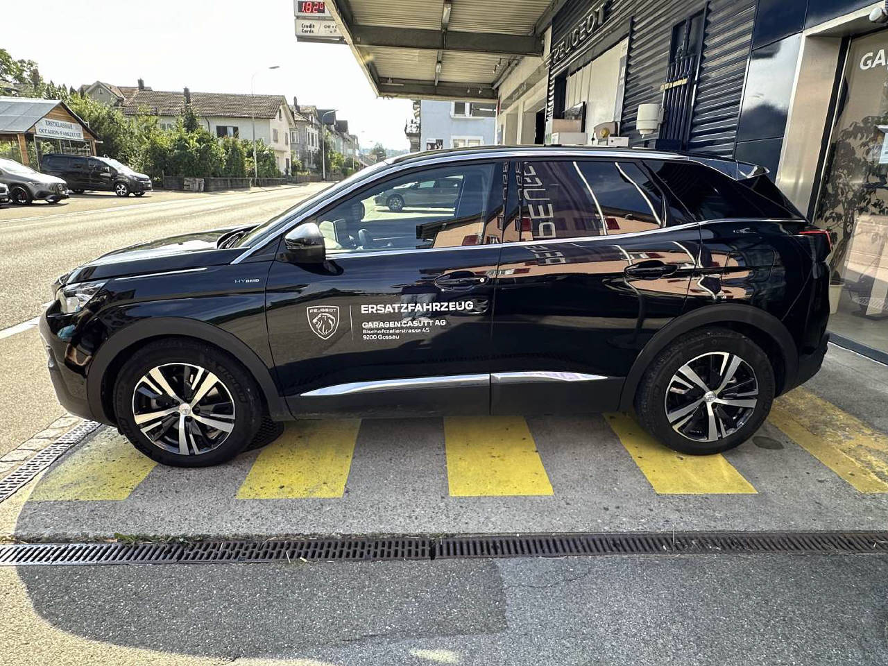 PEUGEOT 3008 1.6 Plug-in Hybrid GT-showroom-element-3