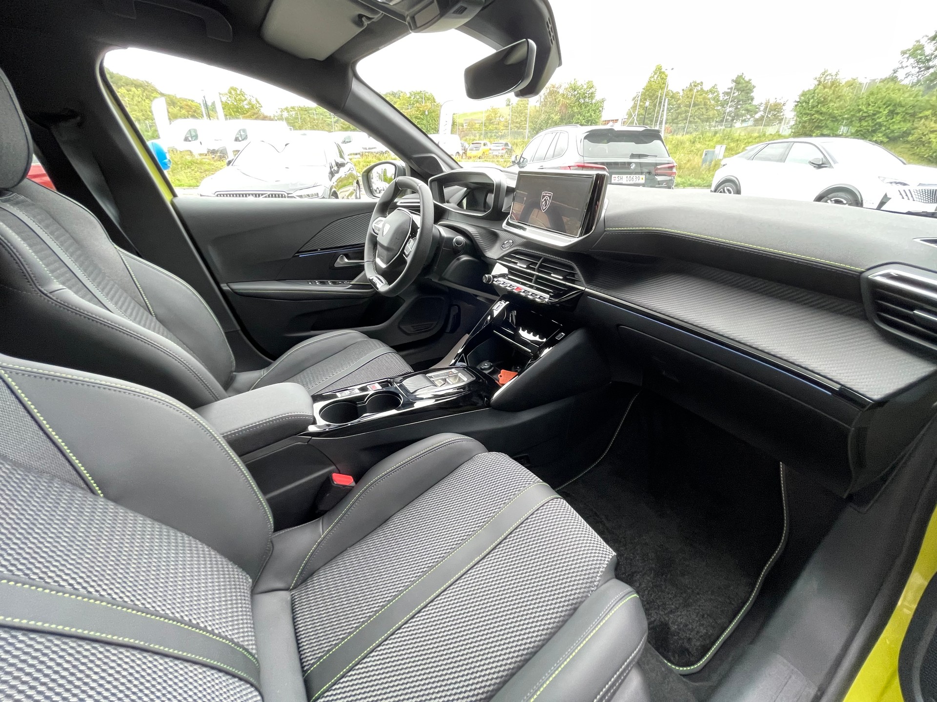 PEUGEOT 208 Elektrik 115kW GT-image-8