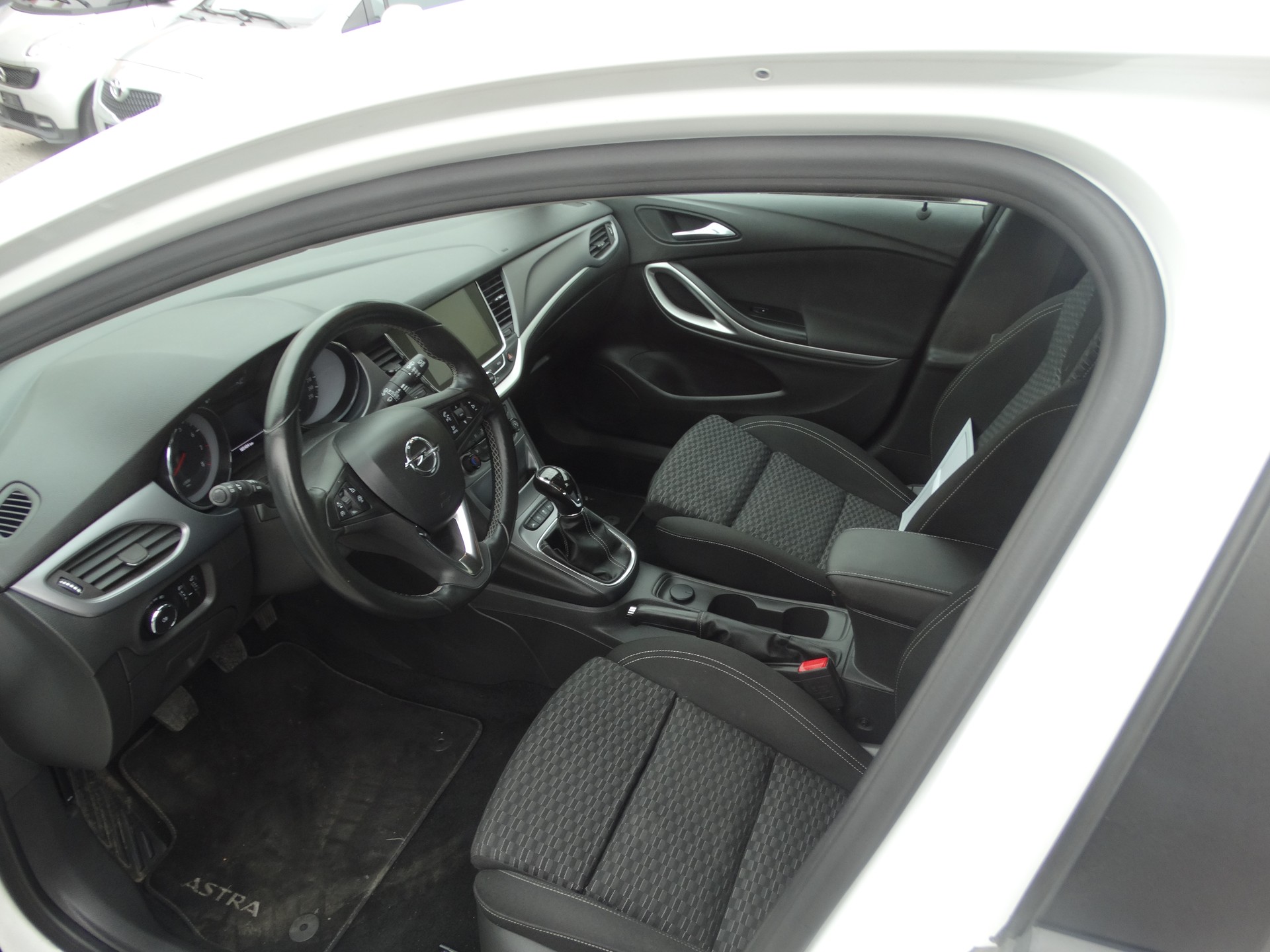 OPEL Astra 1.0i Turbo Enjoy-image-5