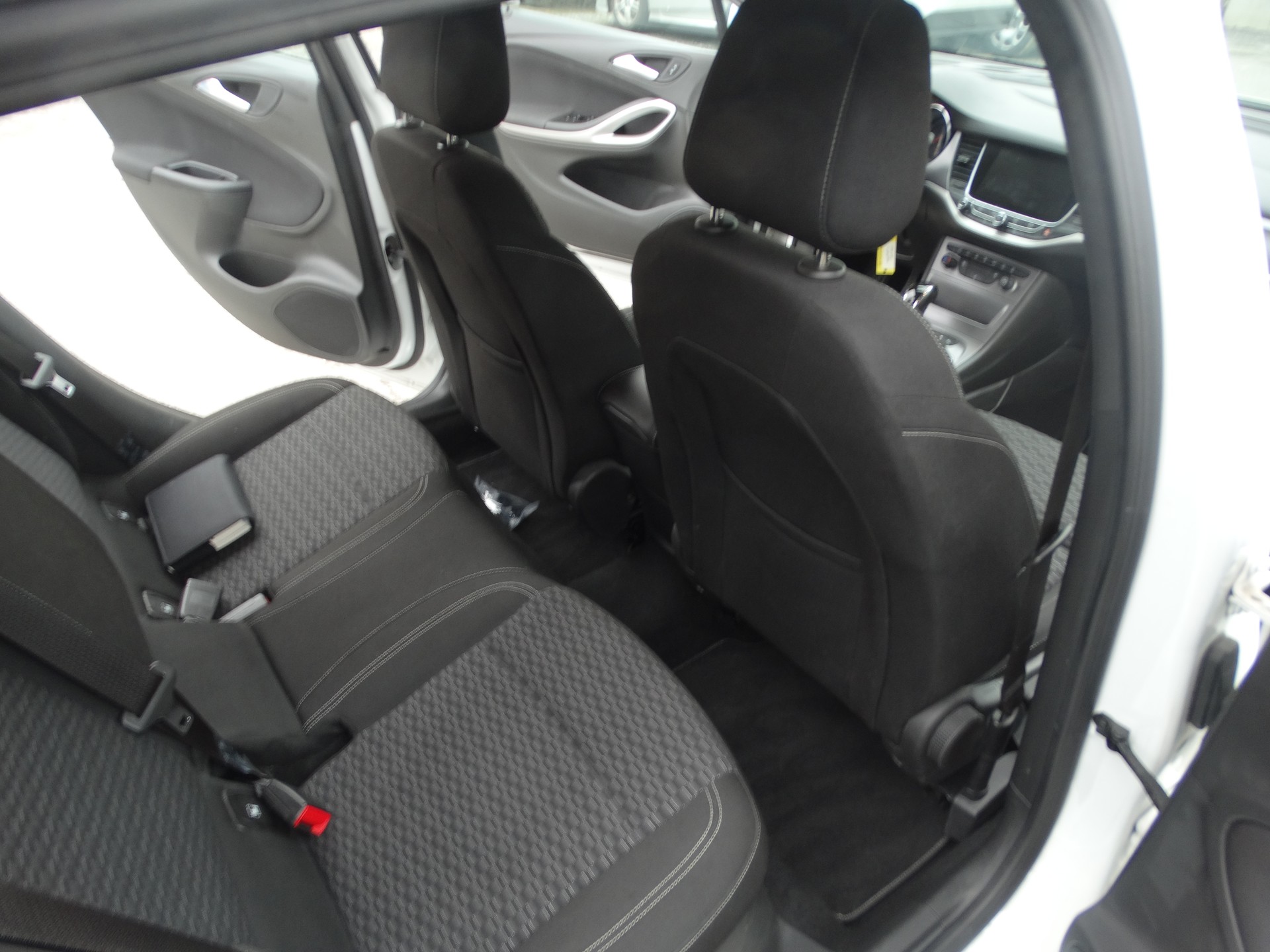 OPEL Astra 1.0i Turbo Enjoy-image-9