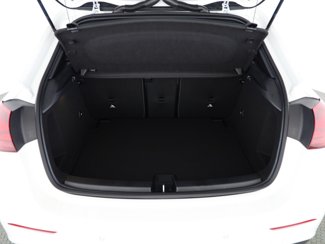 MERCEDES-BENZ A 200 7G-DCT-image-5