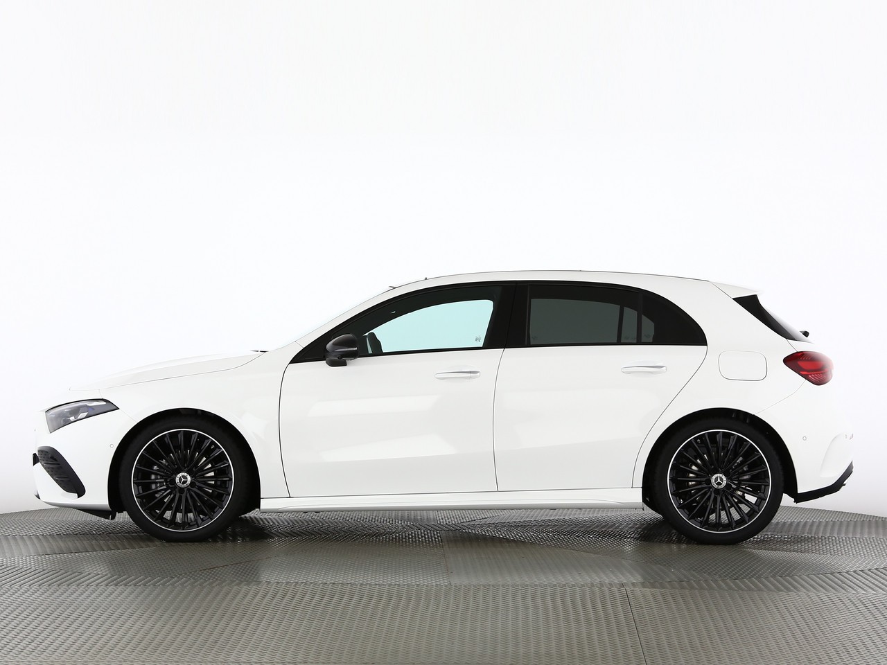 MERCEDES-BENZ A 200 7G-DCT-image-2