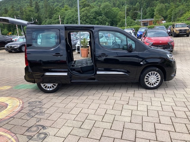 TOYOTA Proace City Verso 1.2 Shuttle Medium-image-8