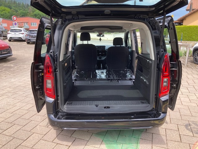 TOYOTA Proace City Verso 1.2 Shuttle Medium-image-6
