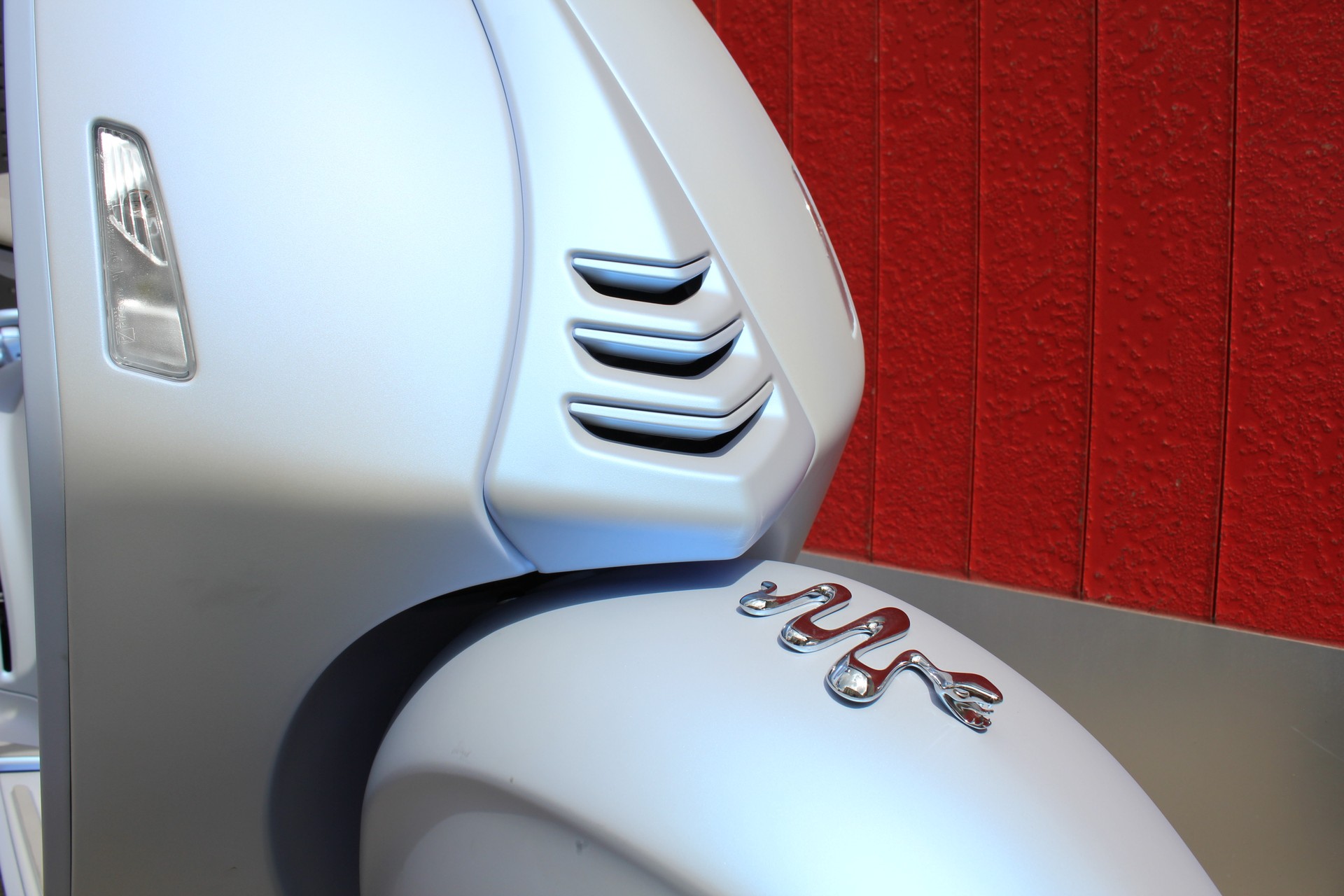 PIAGGIO Vespa 946 125 Snake-image-8