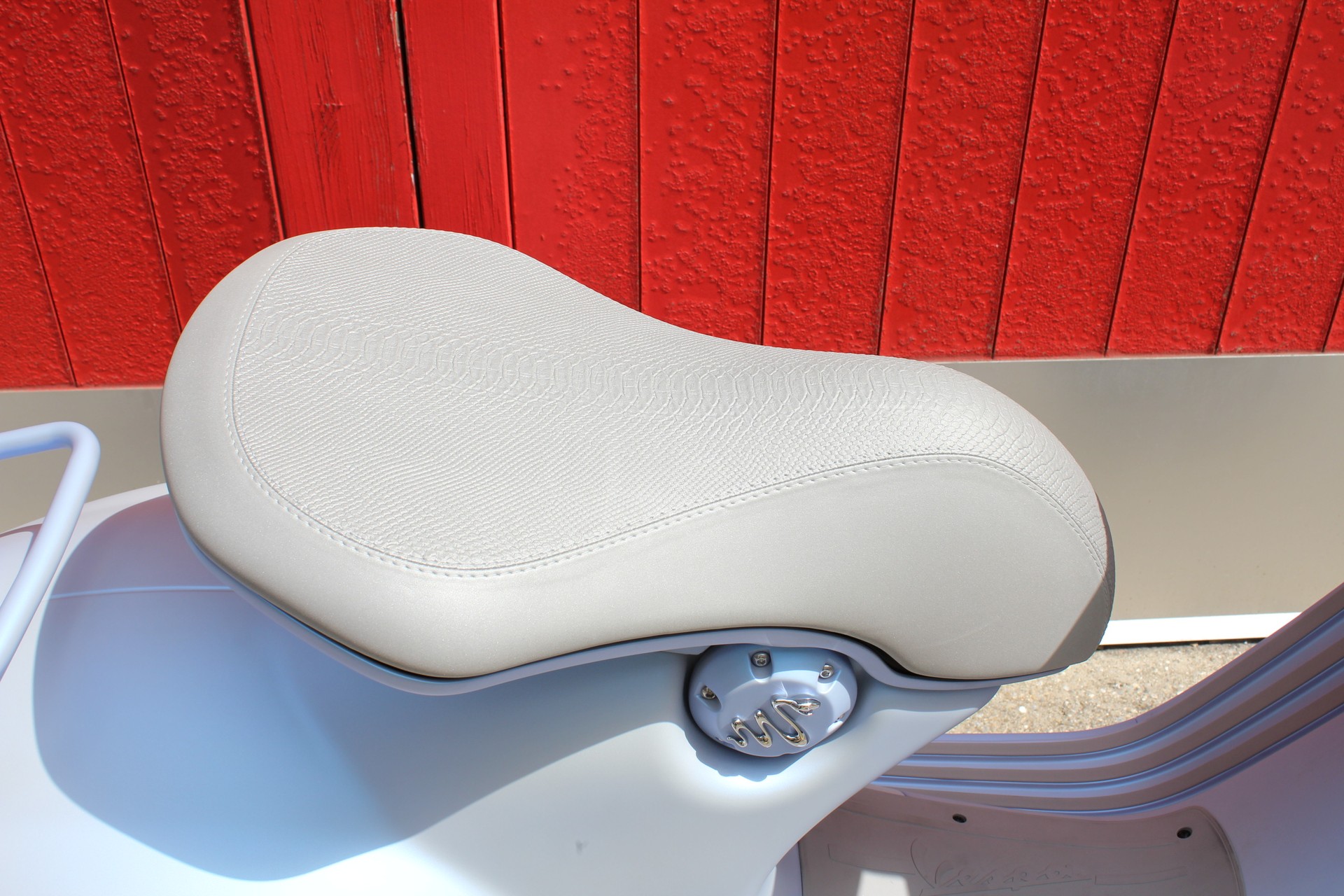 PIAGGIO Vespa 946 125 Snake-image-6