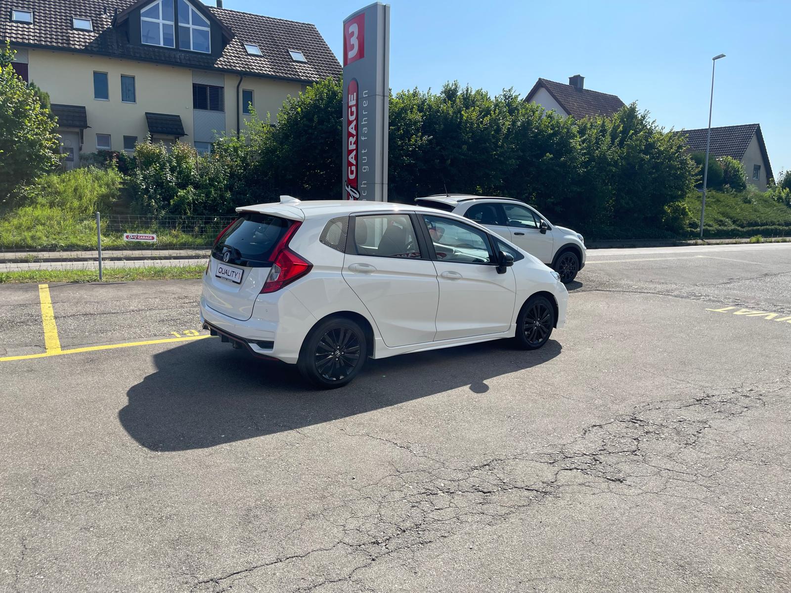 HONDA Jazz 1.5i-VTEC Dynamic CVT-image-2