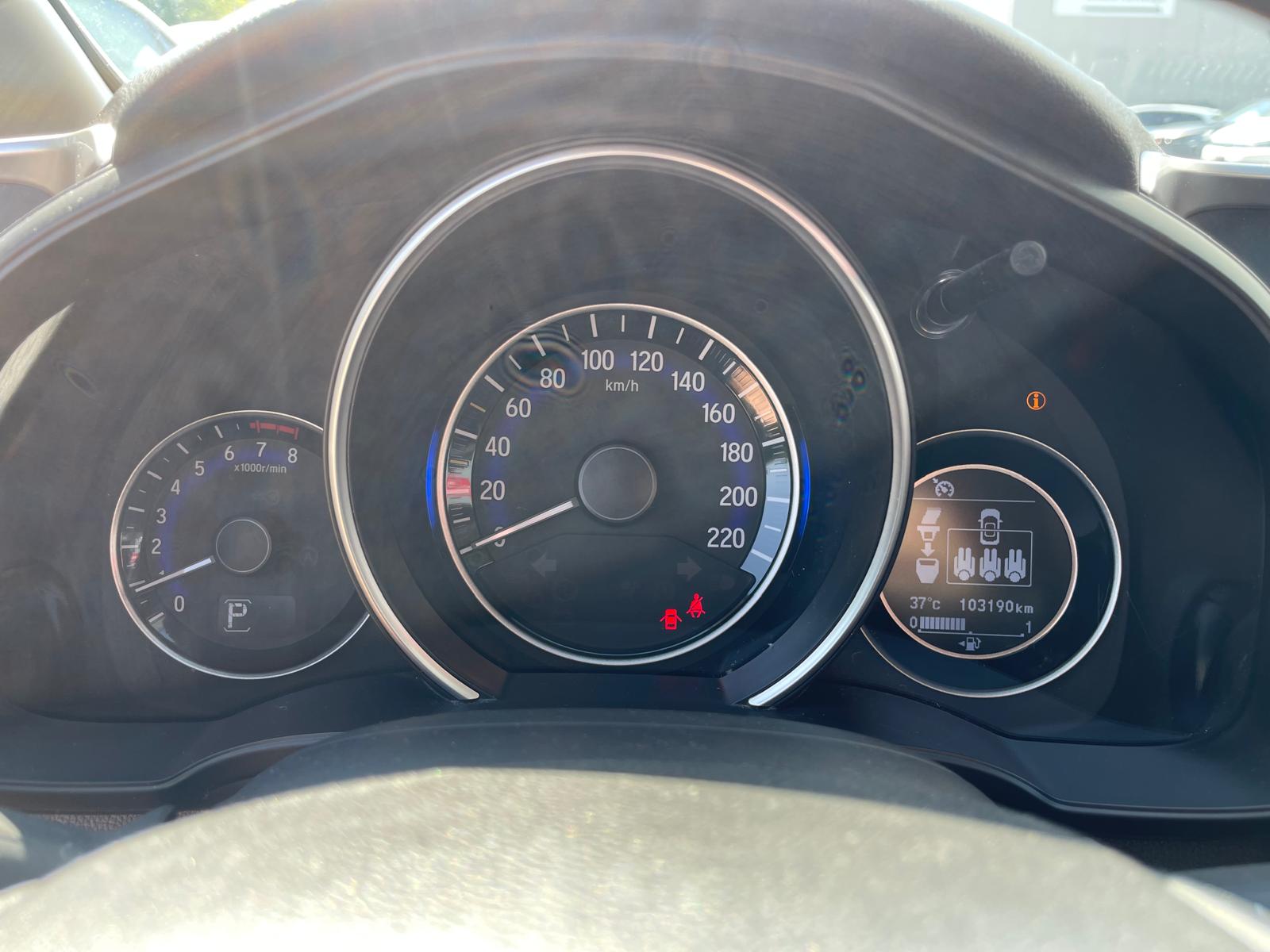 HONDA Jazz 1.5i-VTEC Dynamic CVT-image-9