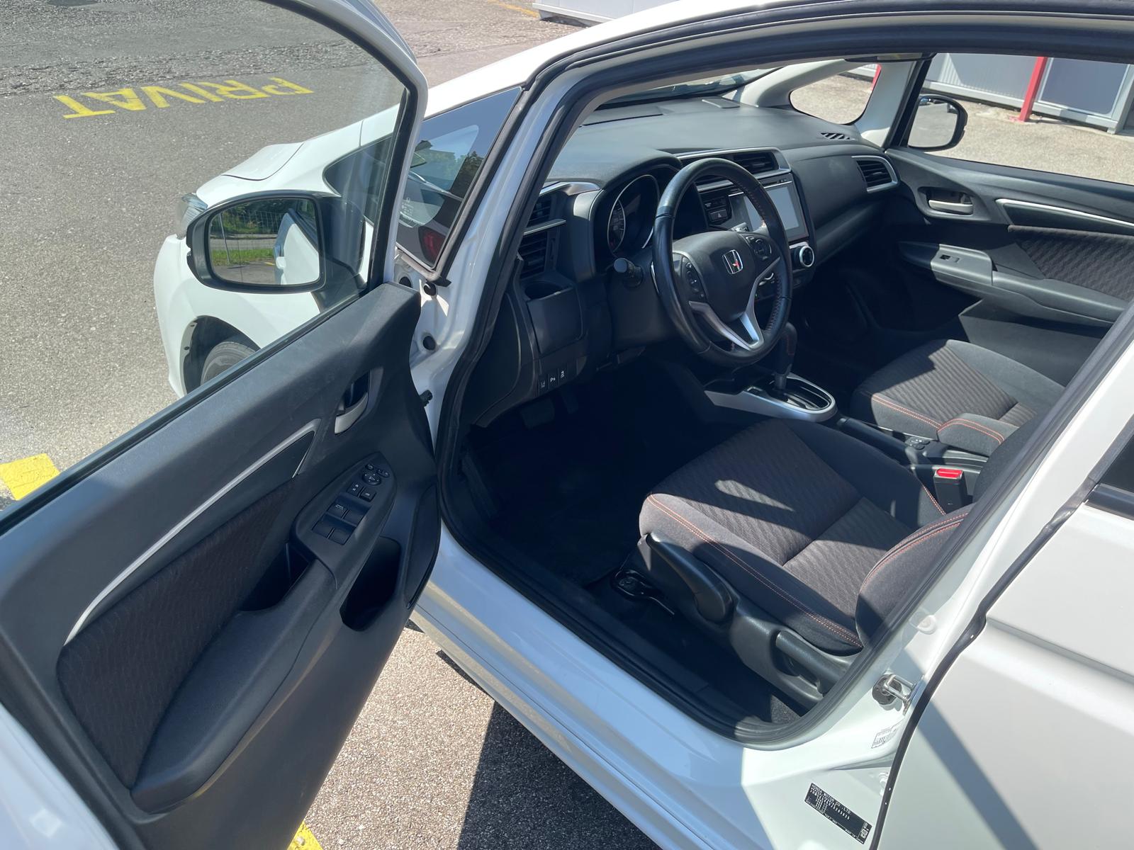 HONDA Jazz 1.5i-VTEC Dynamic CVT-image-4