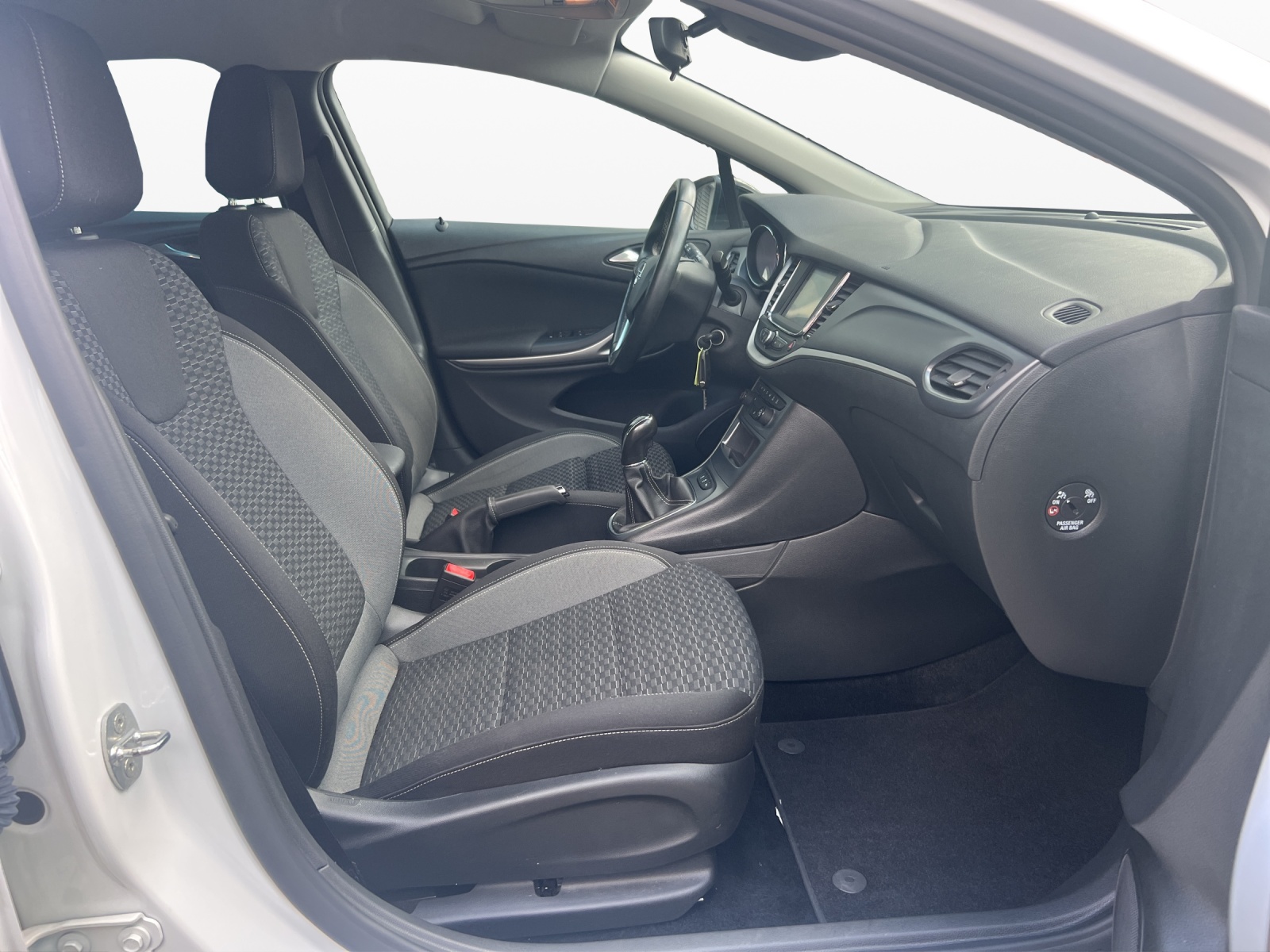 OPEL Astra Sports Tourer 1.2i Turbo Edition-image-11