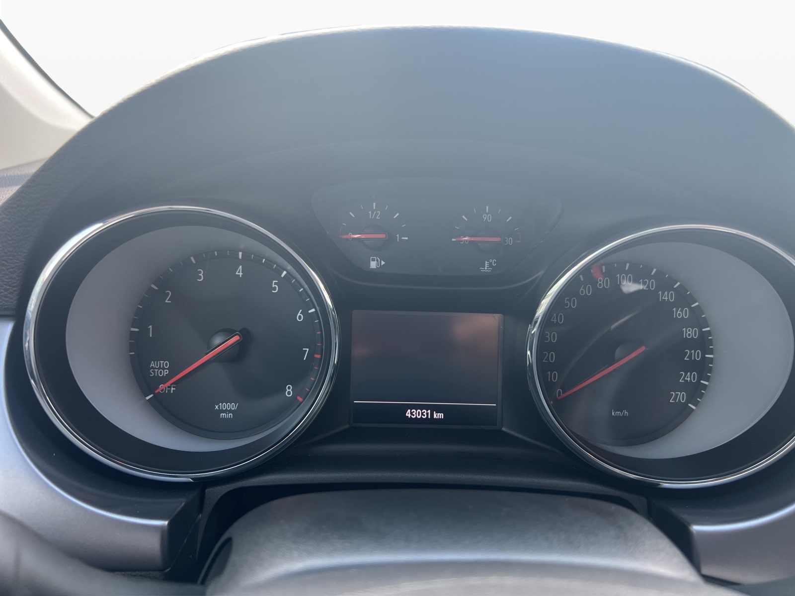 OPEL Astra Sports Tourer 1.2i Turbo Edition-image-9