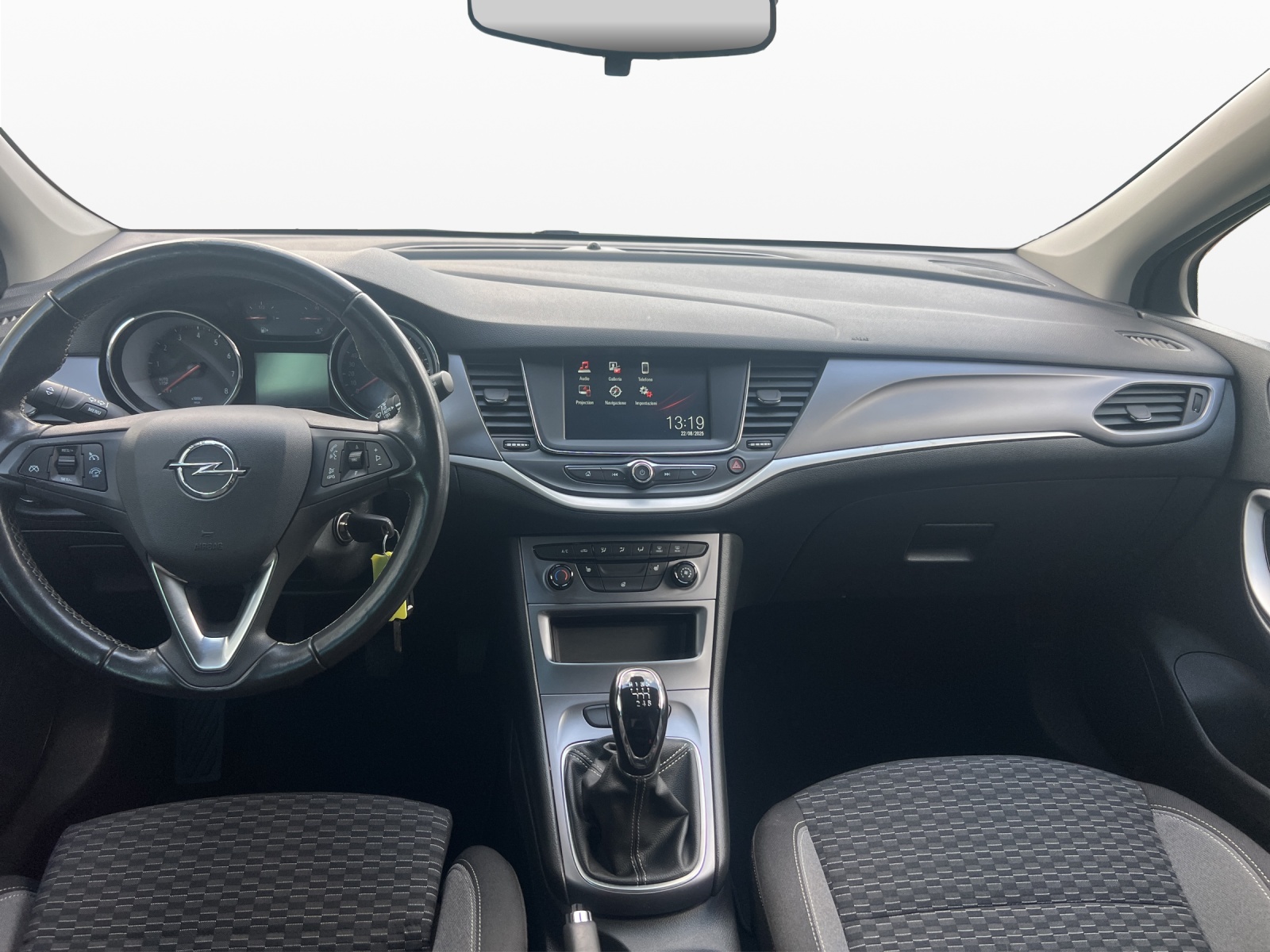 OPEL Astra Sports Tourer 1.2i Turbo Edition-image-8