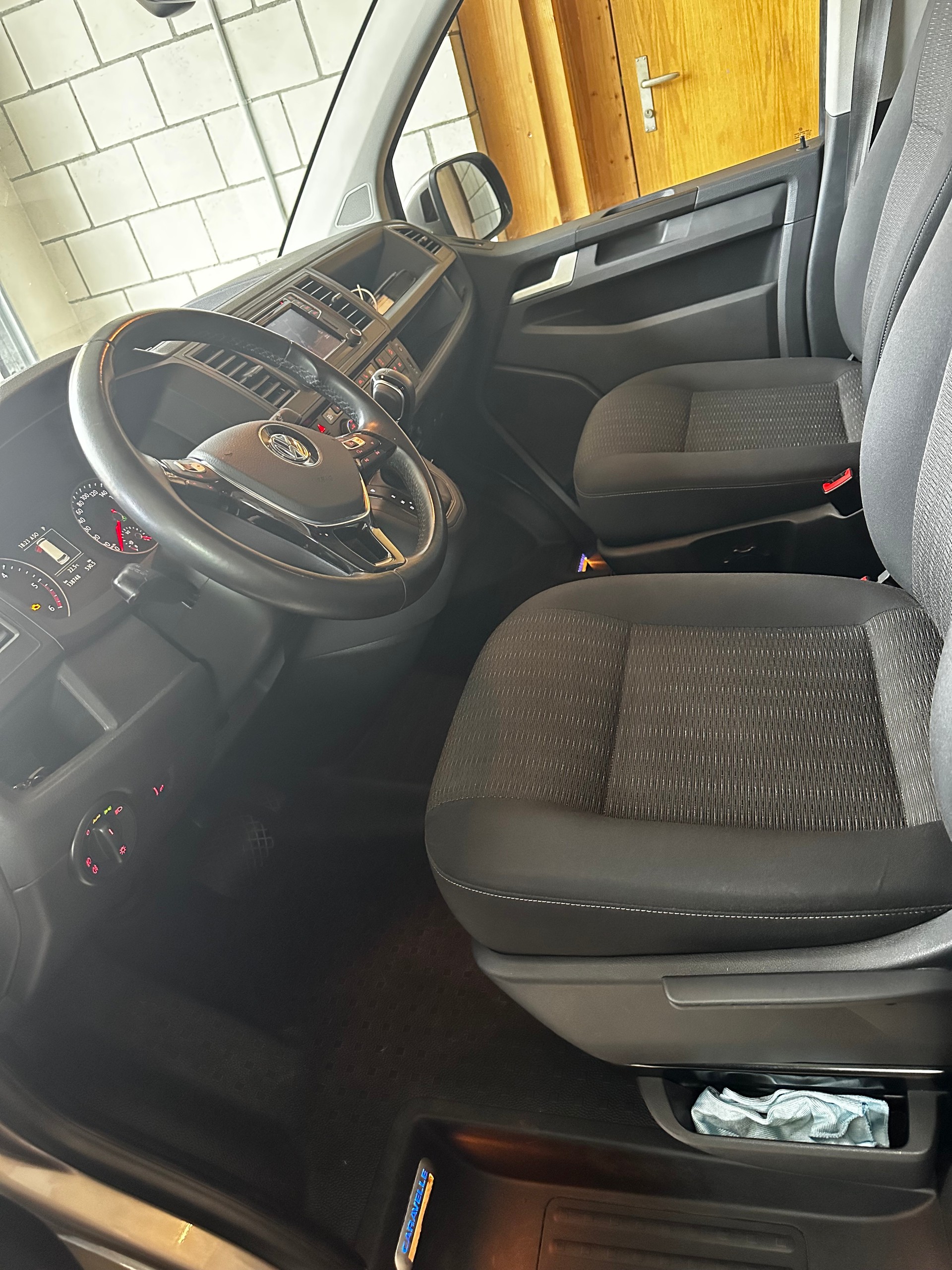VW Caravelle 4Motion DSG-image-1