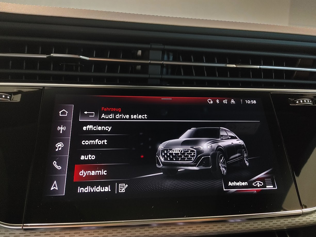 AUDI Q8 SUV TFSI e quattro 290 kW Attraction tiptronic-image-8