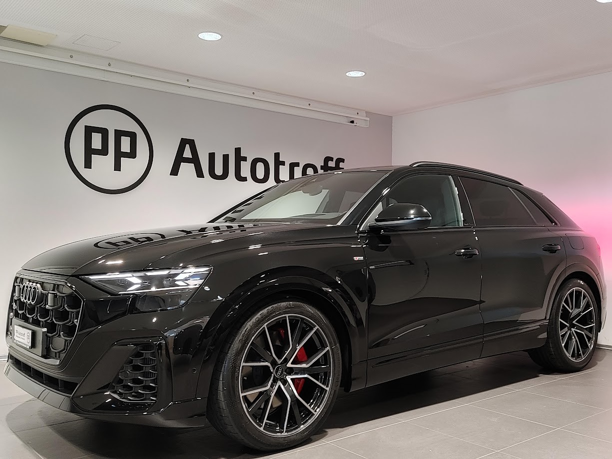 AUDI Q8 SUV TFSI e quattro 290 kW Attraction tiptronic-image-1