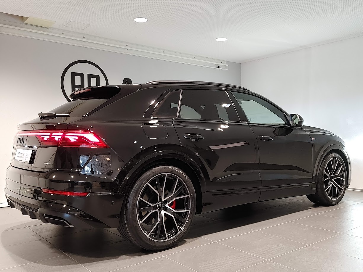 AUDI Q8 SUV TFSI e quattro 290 kW Attraction tiptronic-image-13