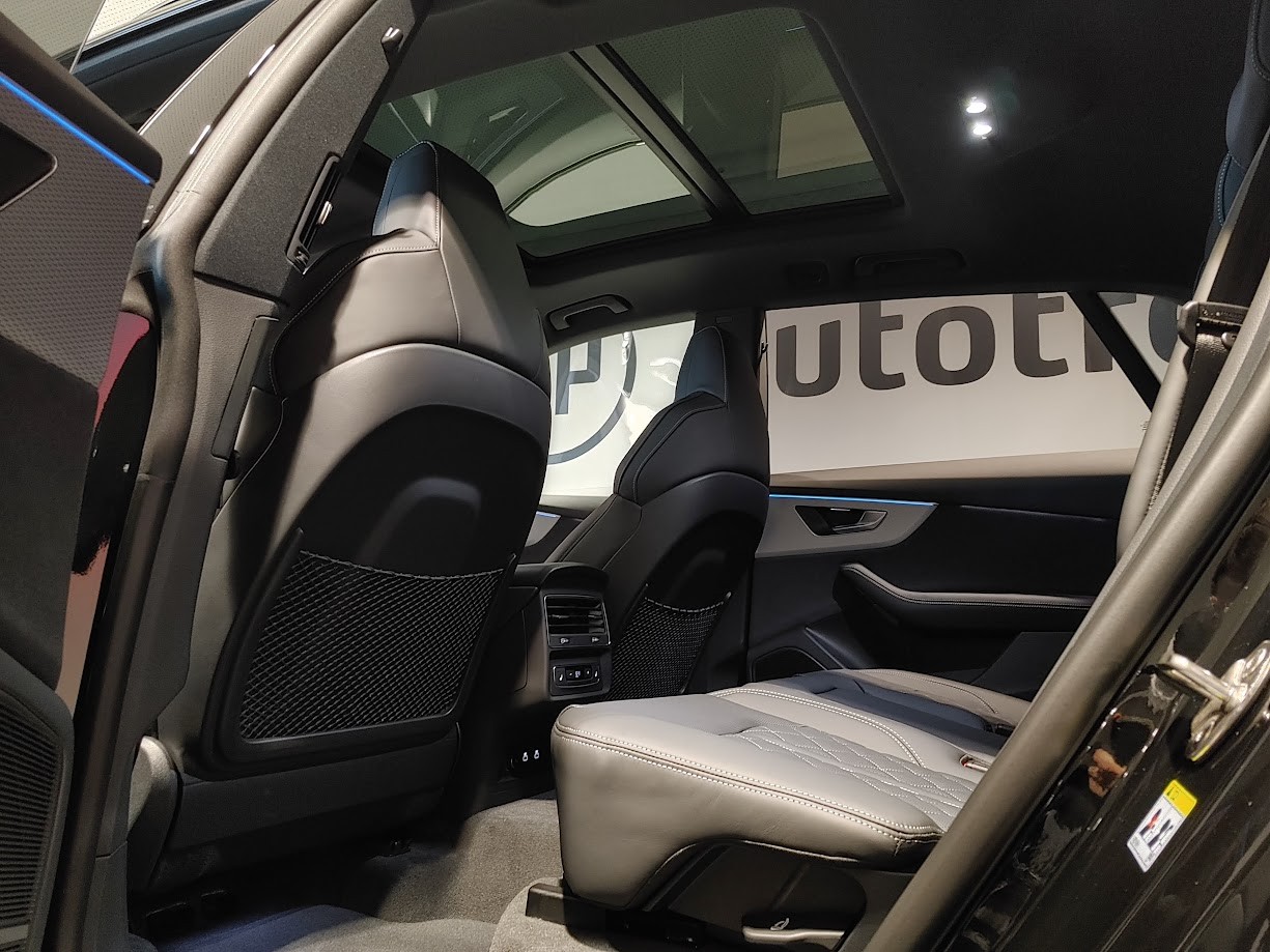 AUDI Q8 SUV TFSI e quattro 290 kW Attraction tiptronic-image-10